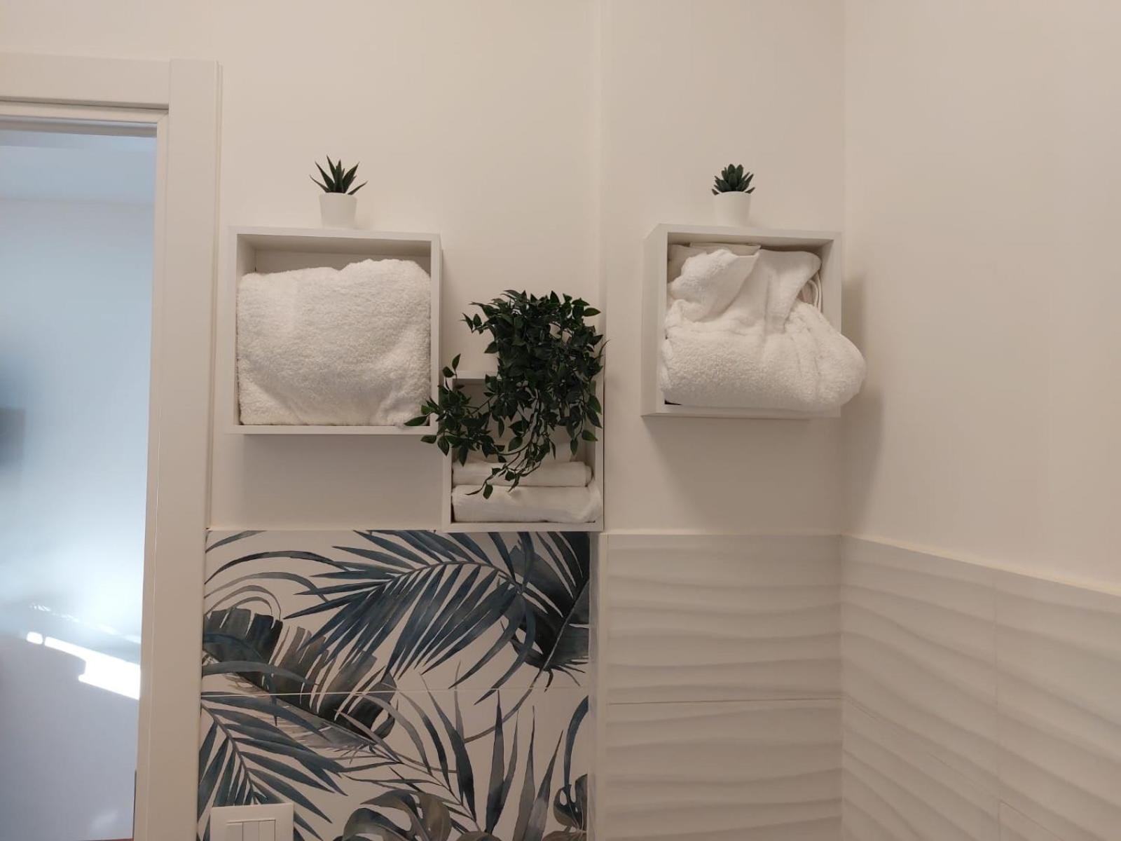 Deluxe Double Room with Balcony photo 3