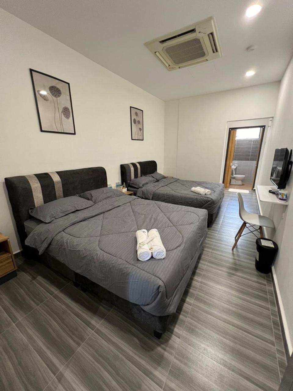 Family Room - Photo 22
