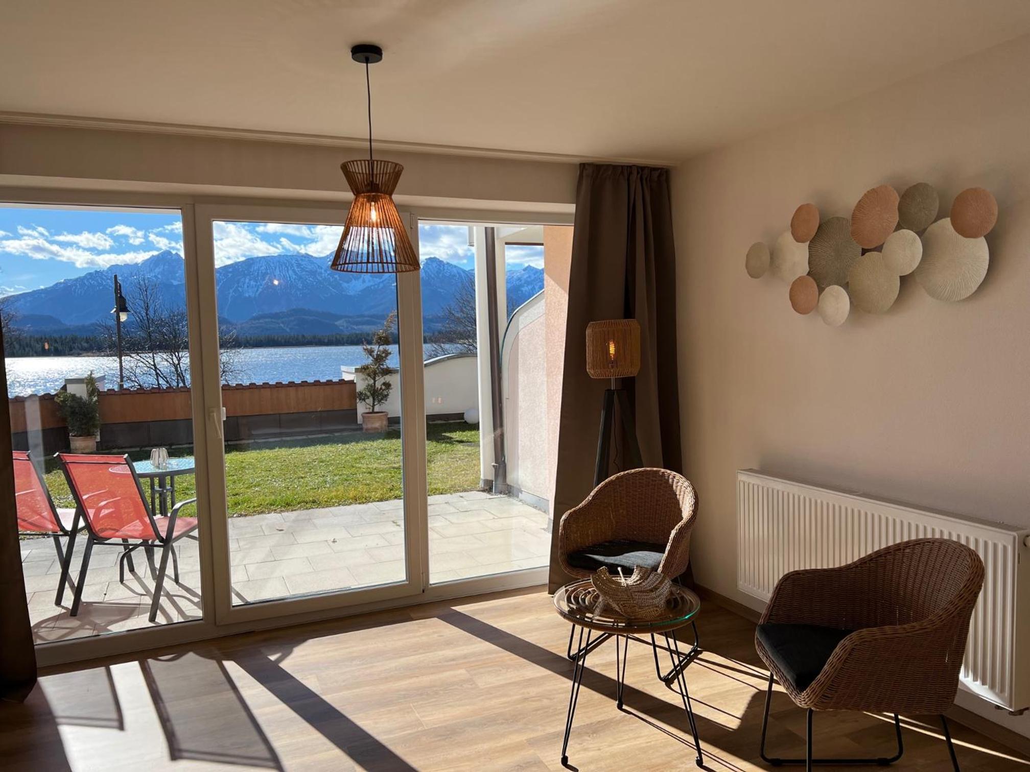 Junior Suite with Lake View - Photo 7