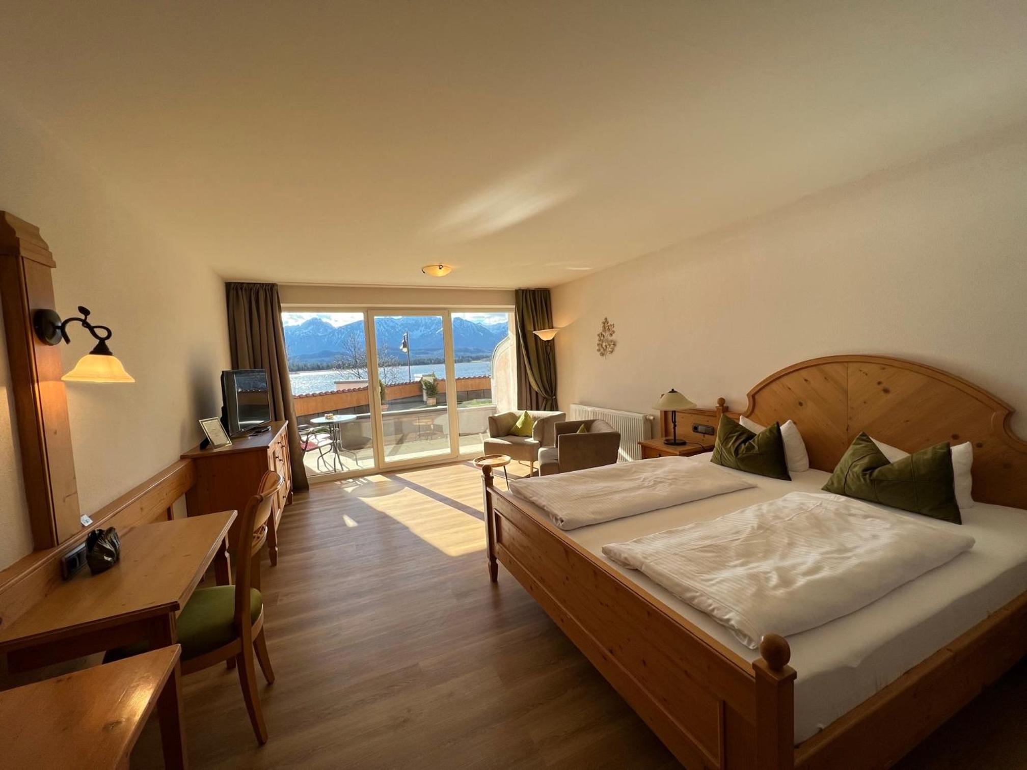 Comfort Double Room with Lake View - Photo 1