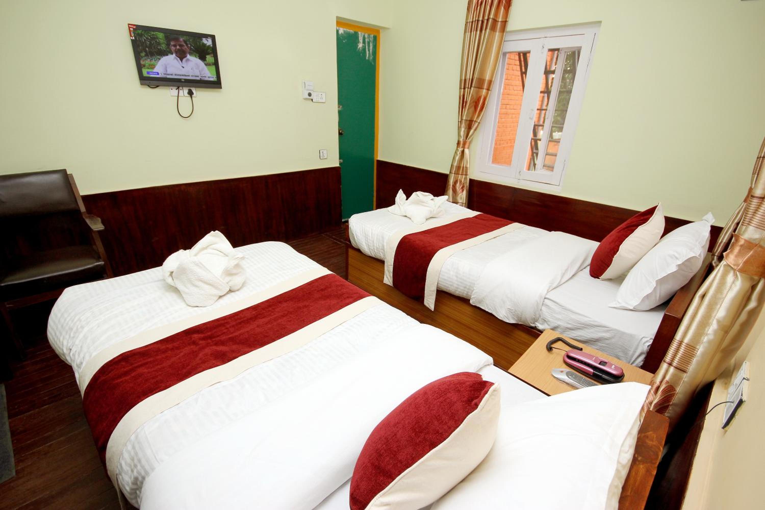Deluxe Double or Twin Room - Photo 7