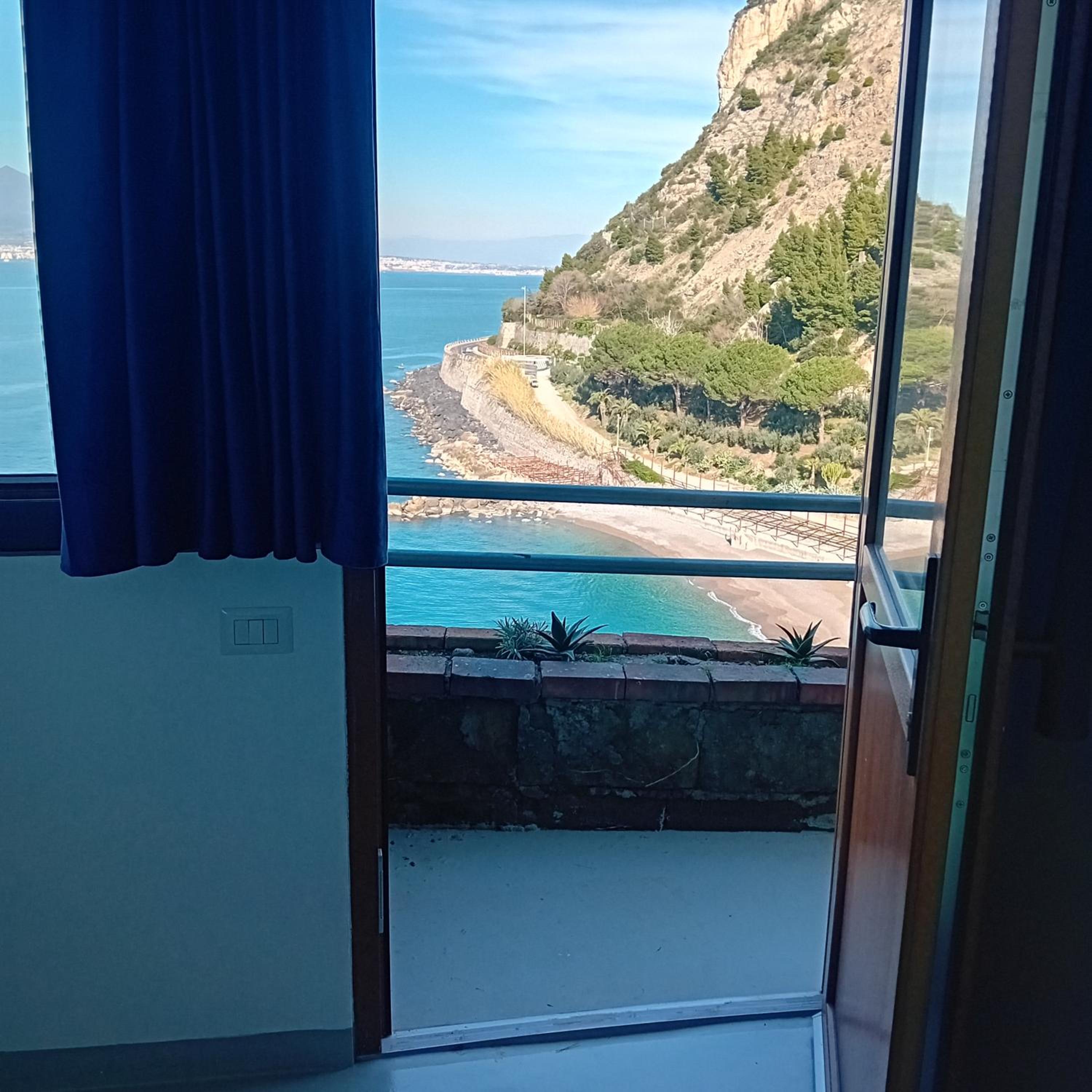 Apartment With Sea View photo 3