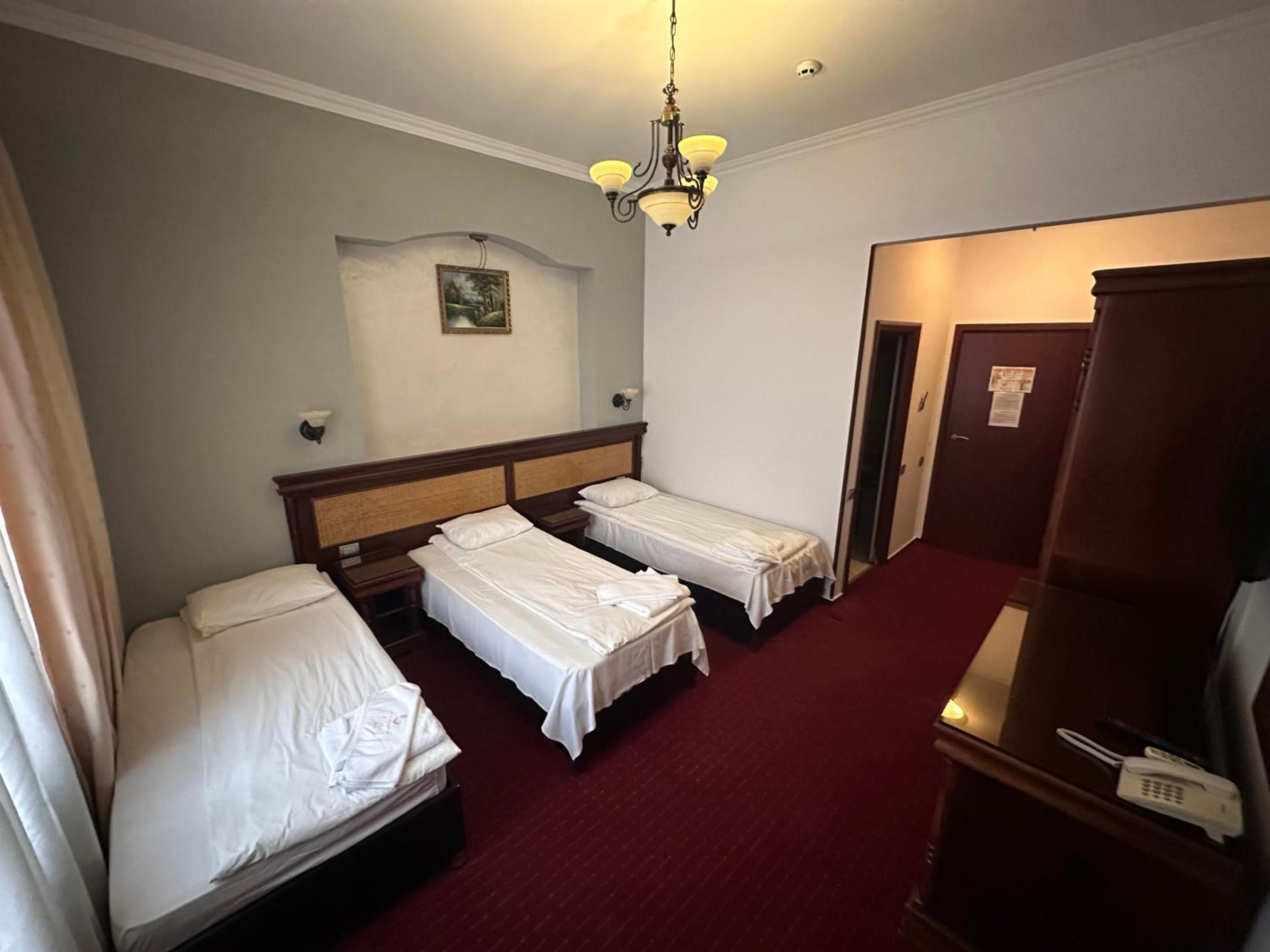 Standard Triple Room - Photo 12