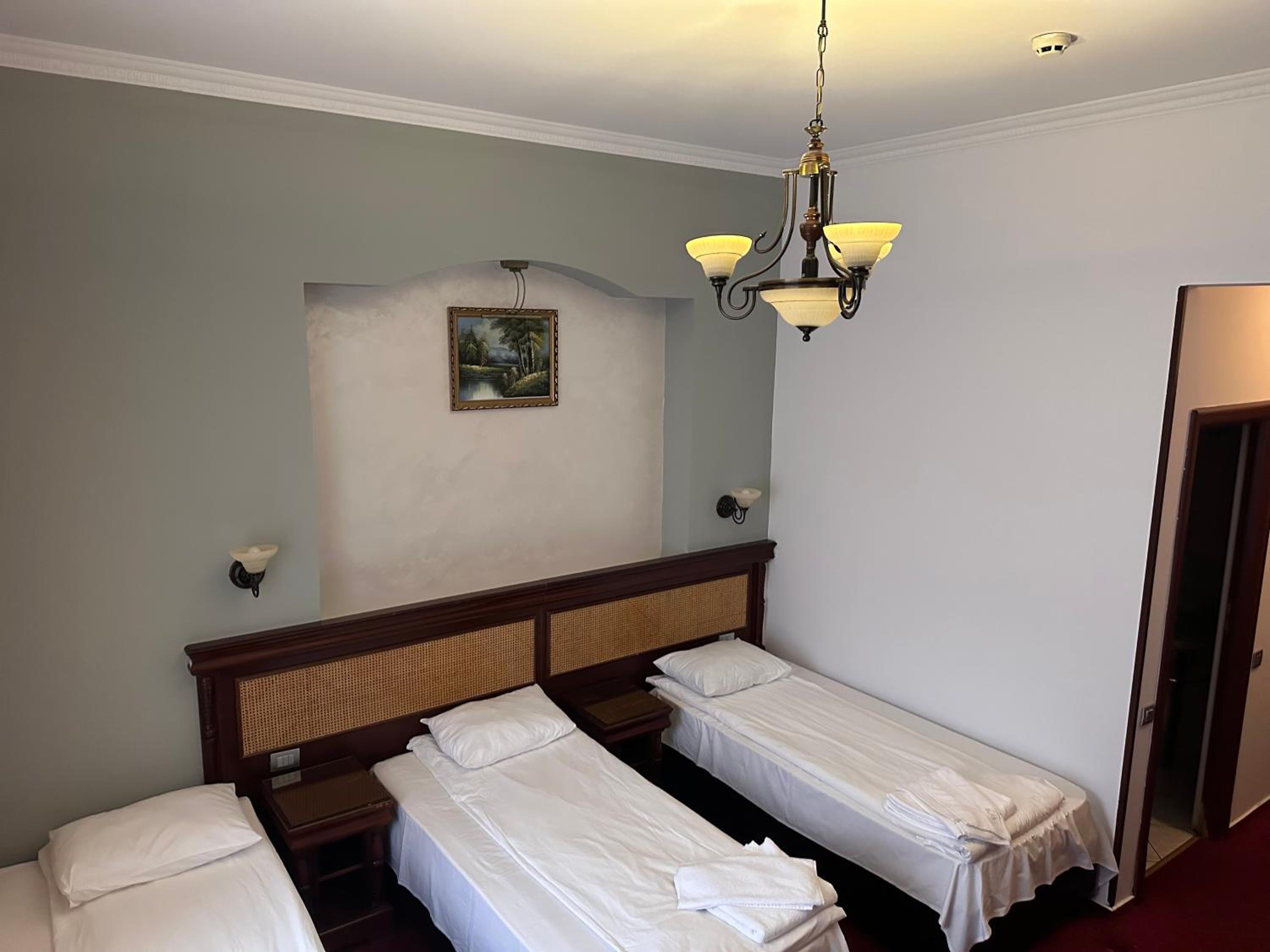 Standard Triple Room - Photo 18