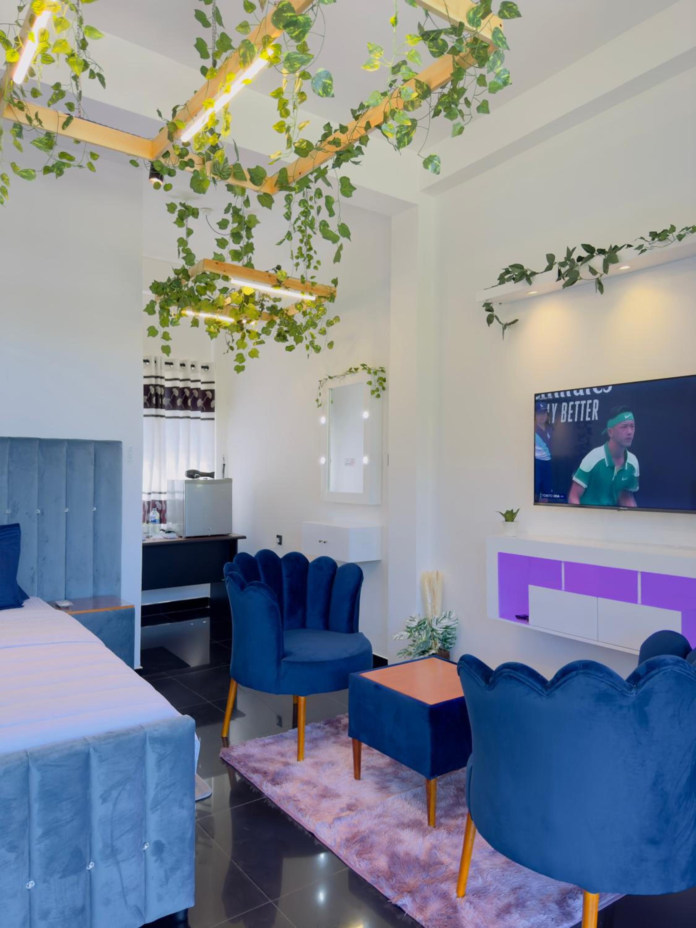 Superior King Room - Photo 8