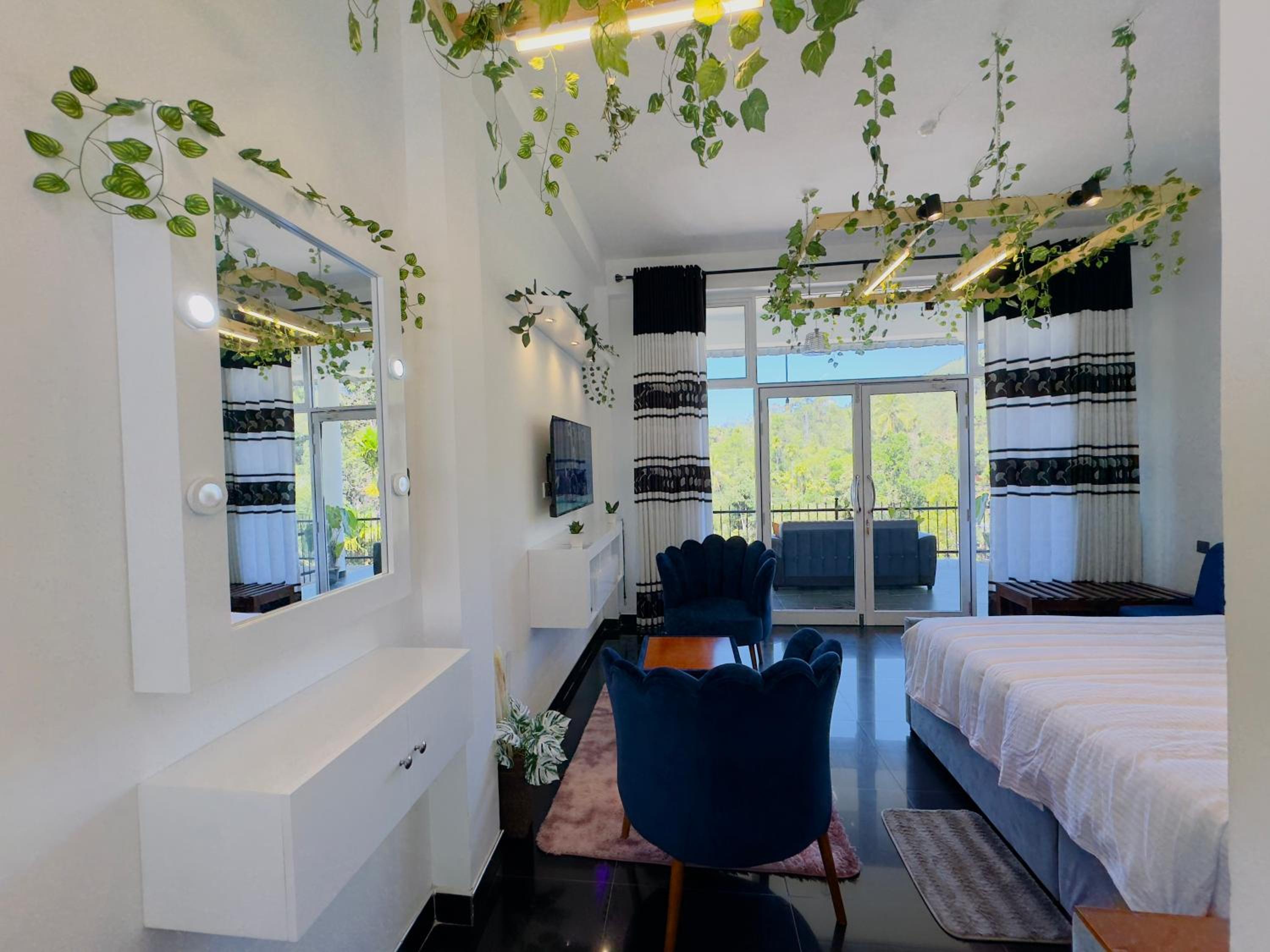 Superior King Room - Photo 1