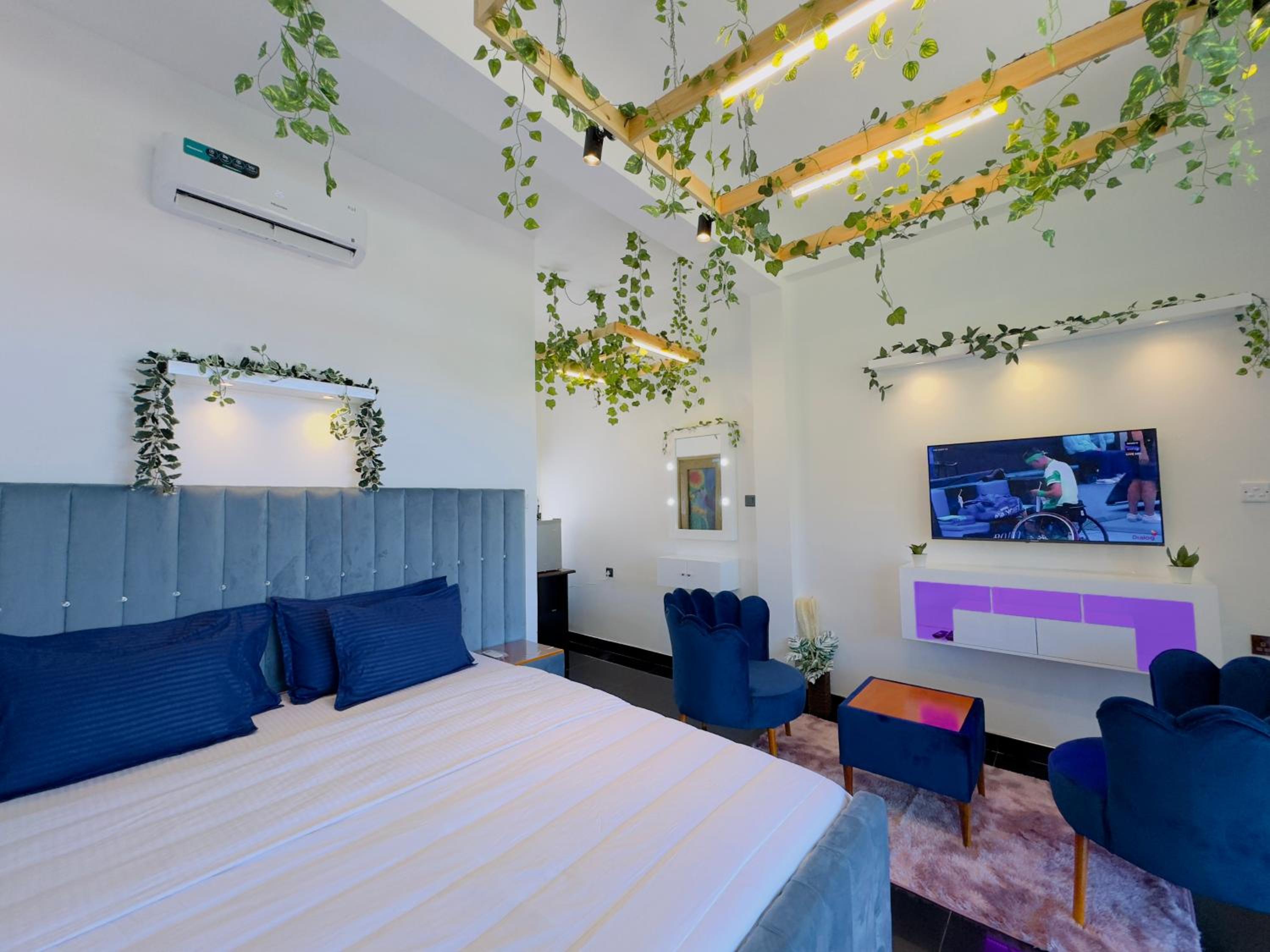 Superior King Room - Photo 3