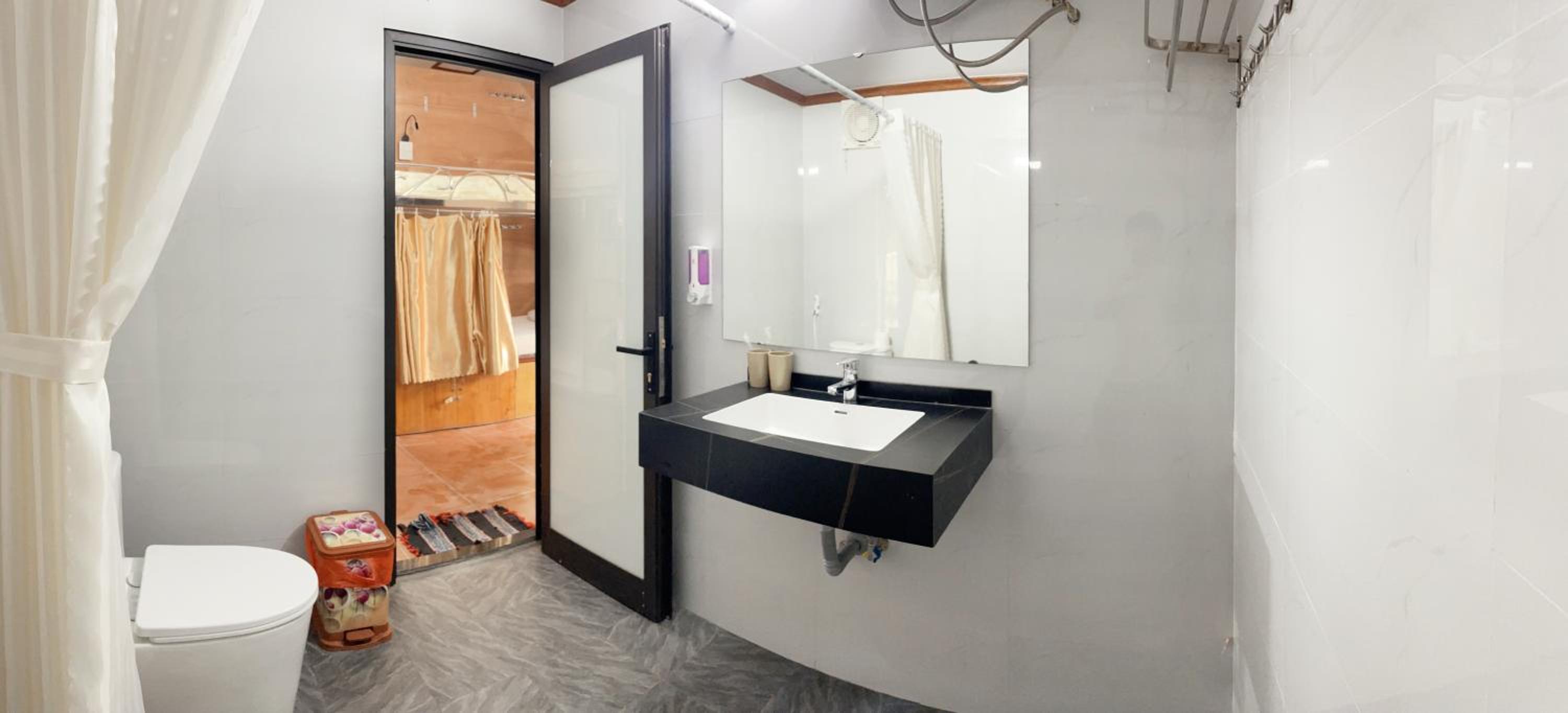 Bunk Bed in Mixed Dormitory Room photo 3