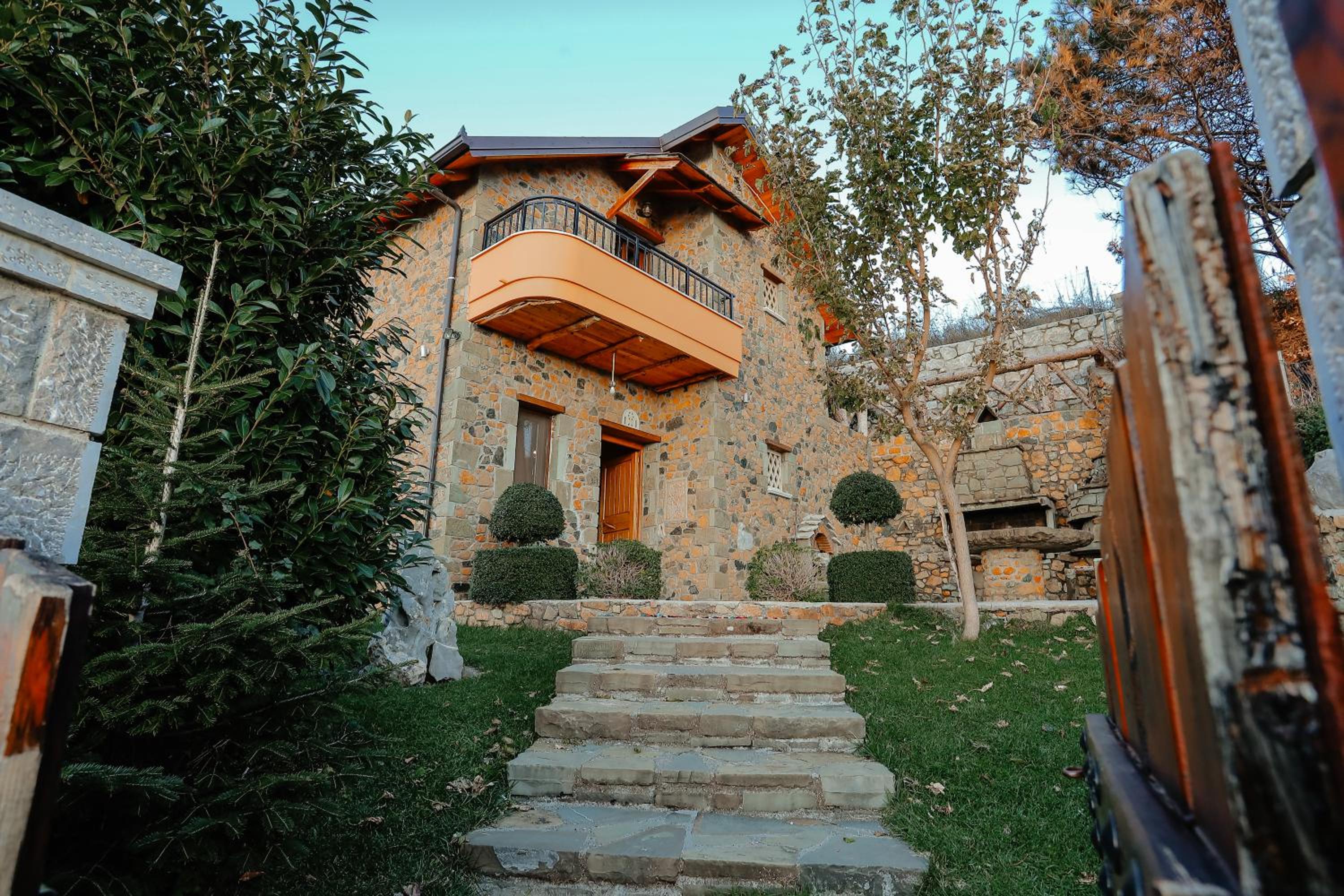 Three-Bedroom House photo 3