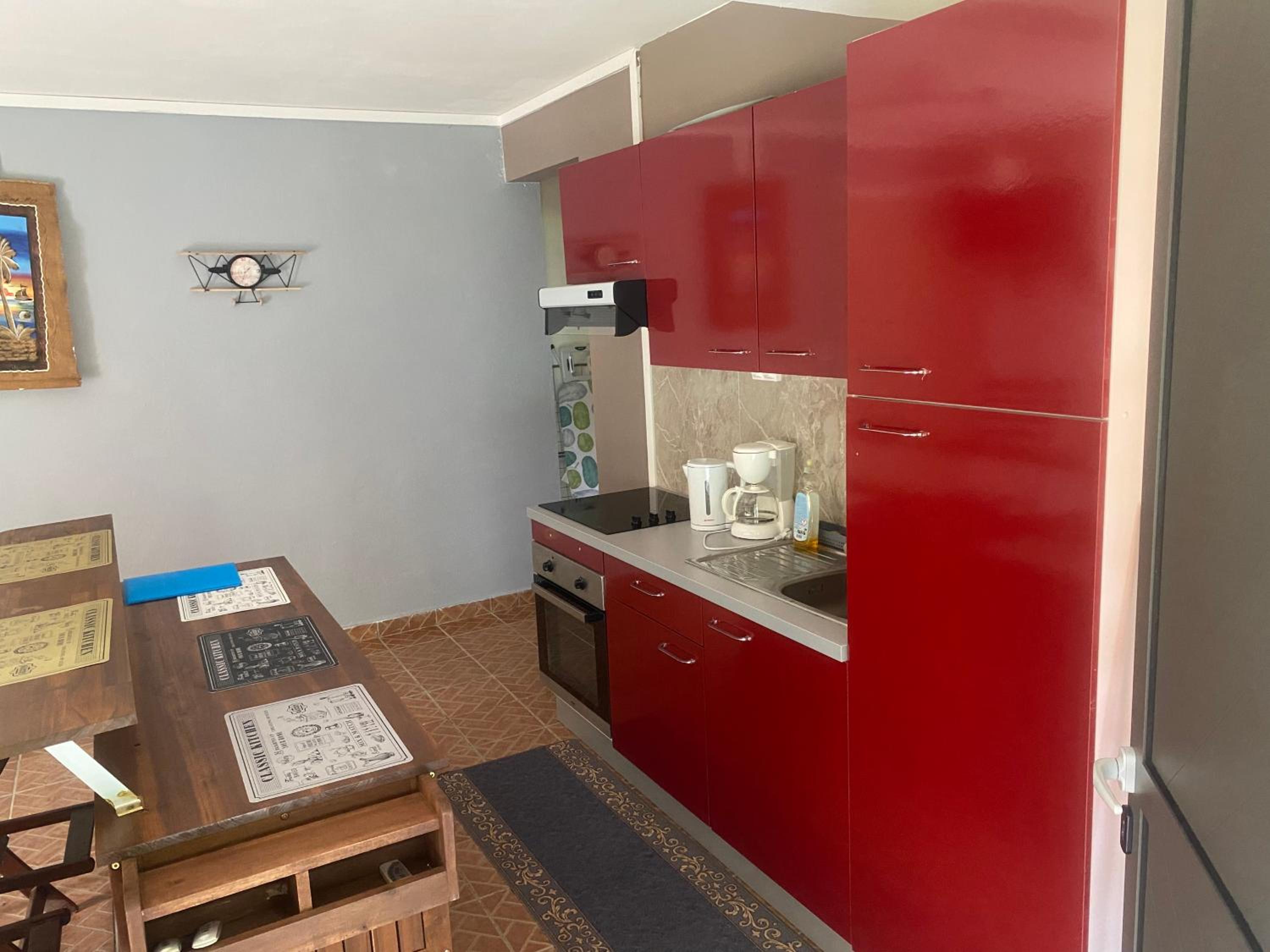 One-Bedroom Apartment - Photo 5