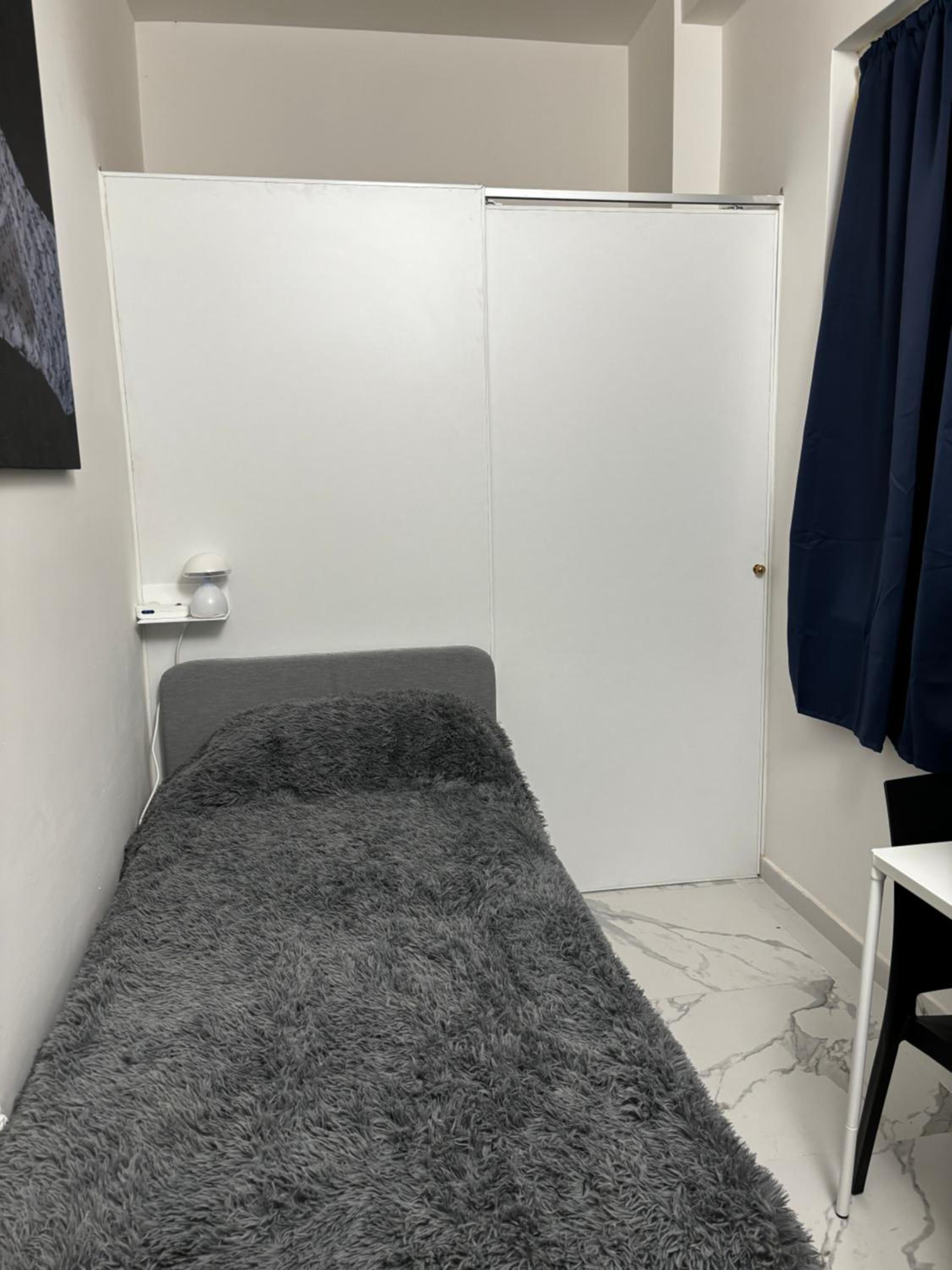 Small Single Room photo 3