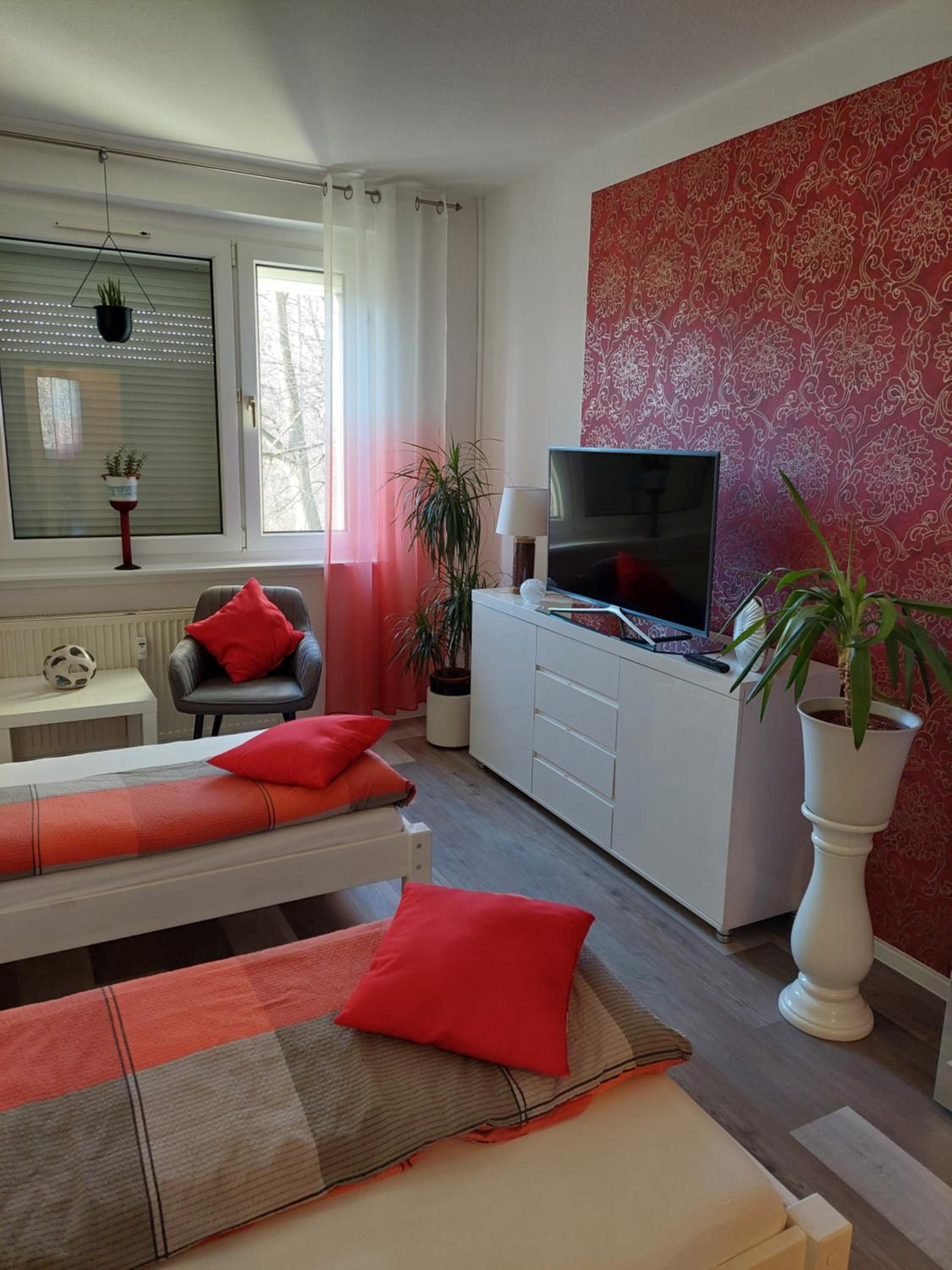One-Bedroom Apartment photo 1
