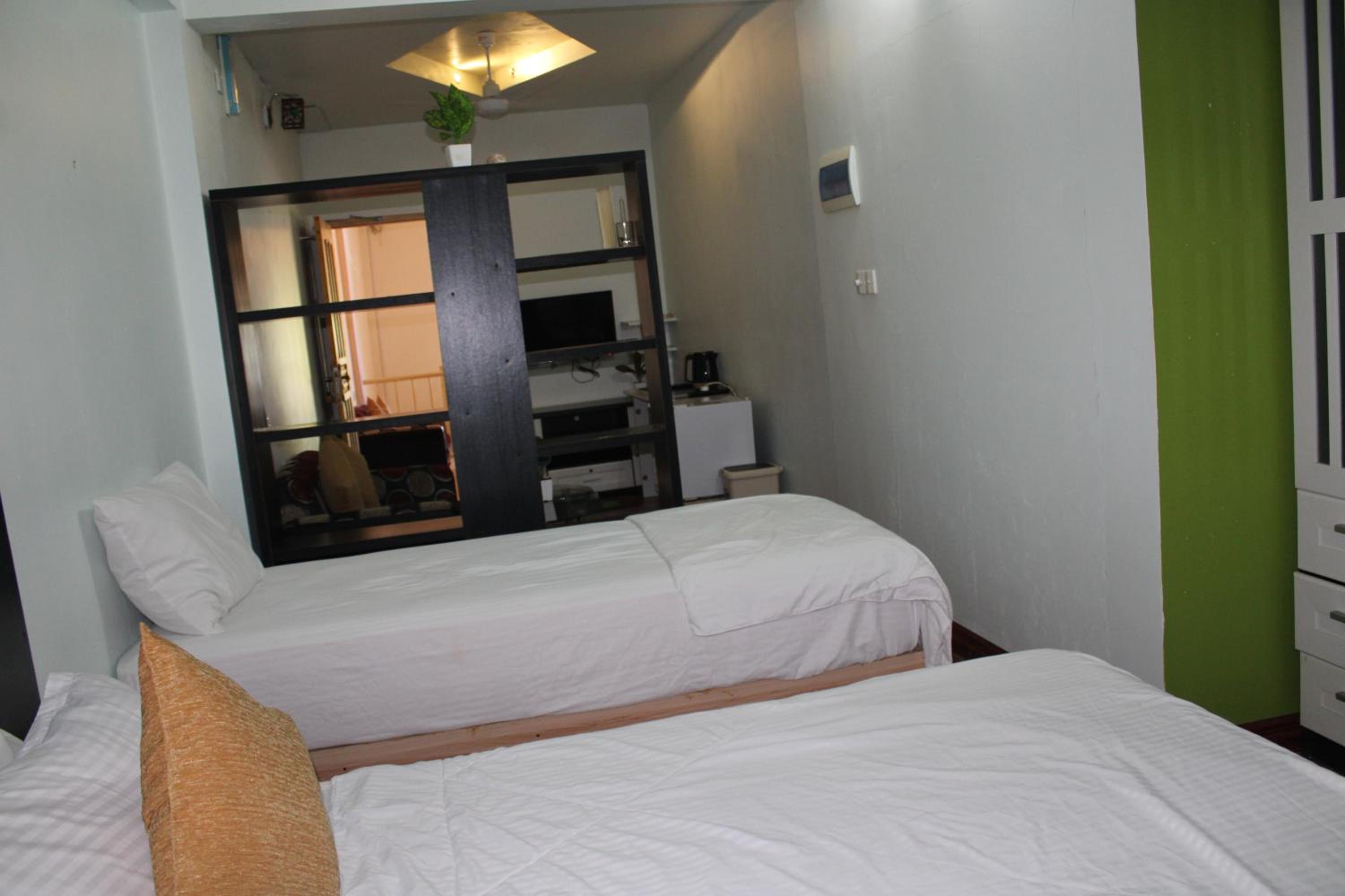 Deluxe Family Room - Photo 9