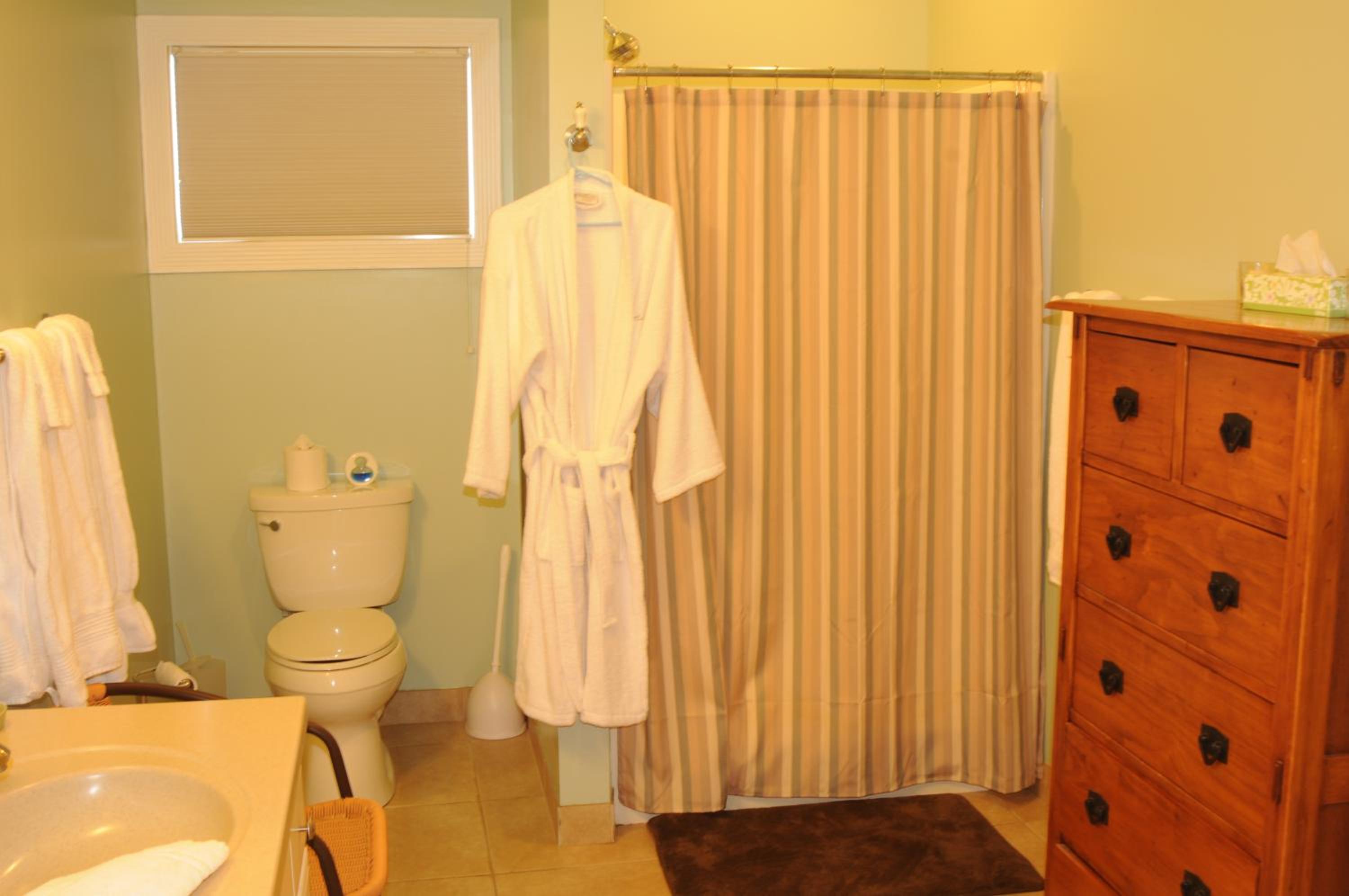 Queen Suite with Two Queen Beds photo 2