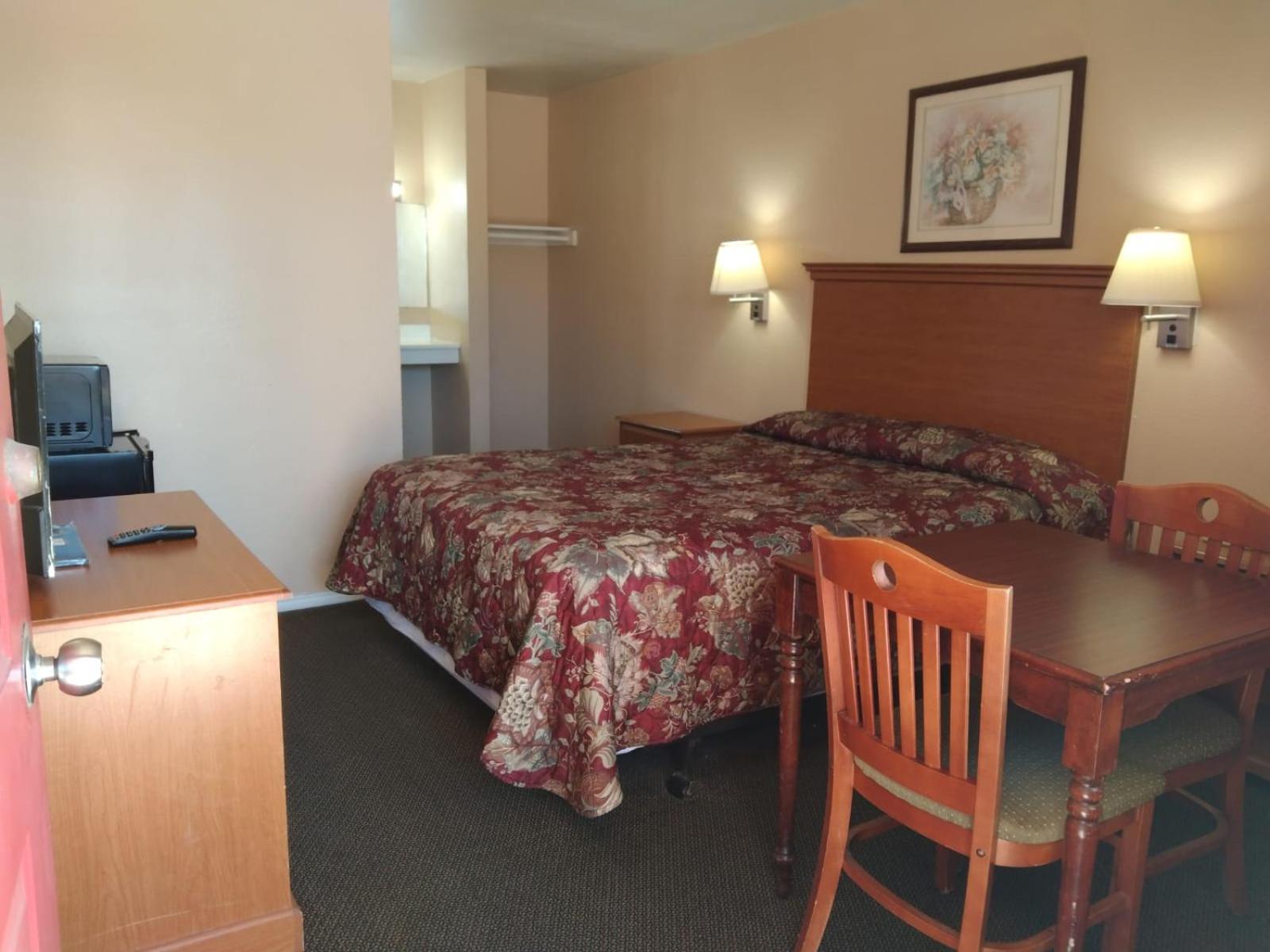 Standard Queen Room - Photo 1