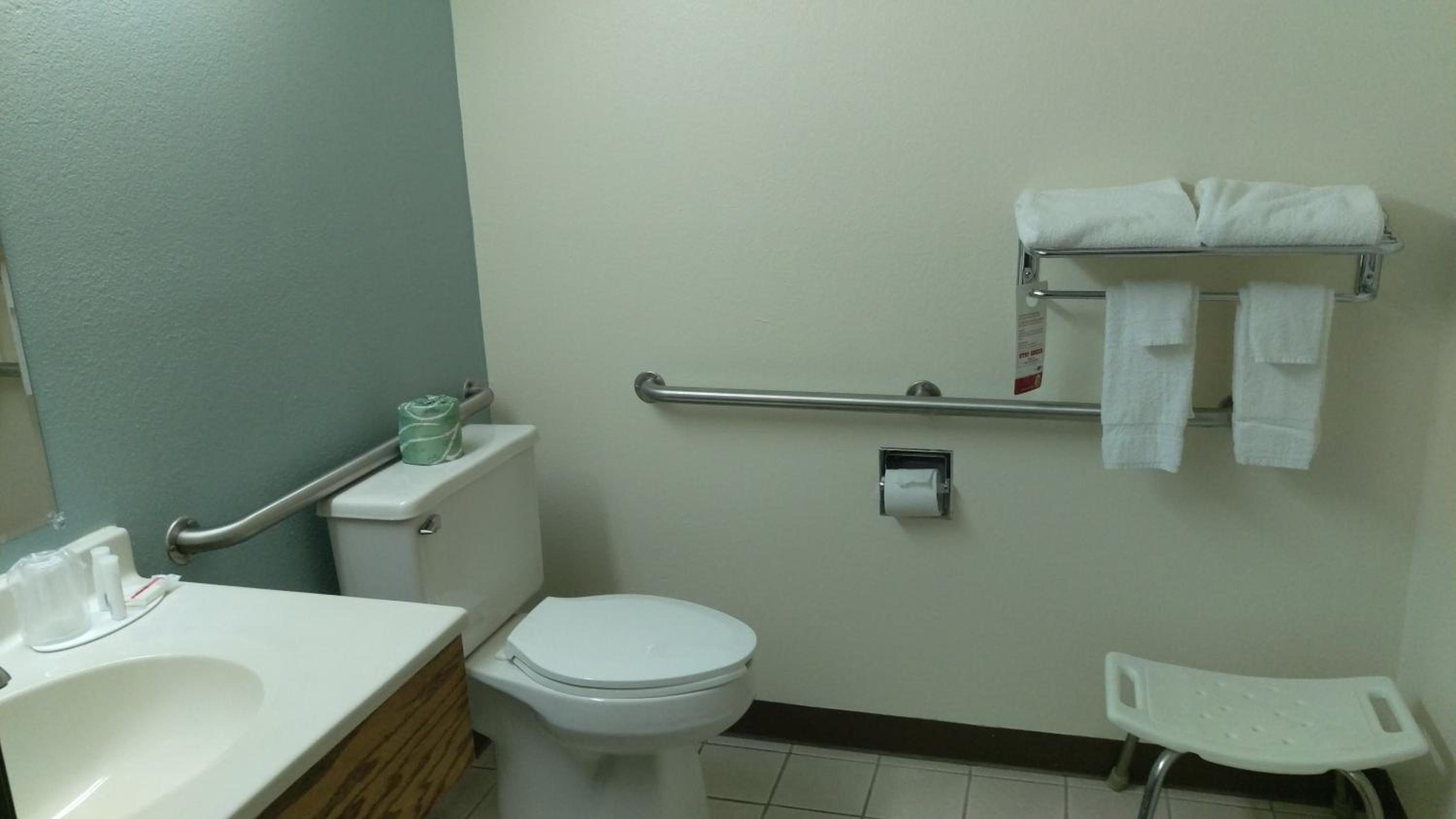 Queen Room - Disability Access/Non-Smoking - Photo 3