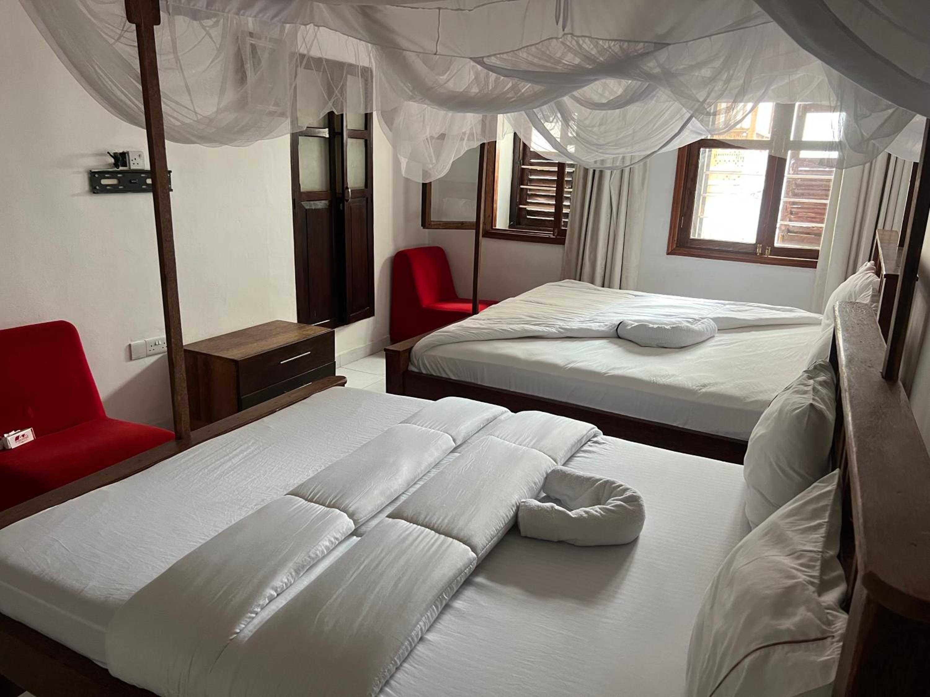 Deluxe Double or Twin Room photo 3
