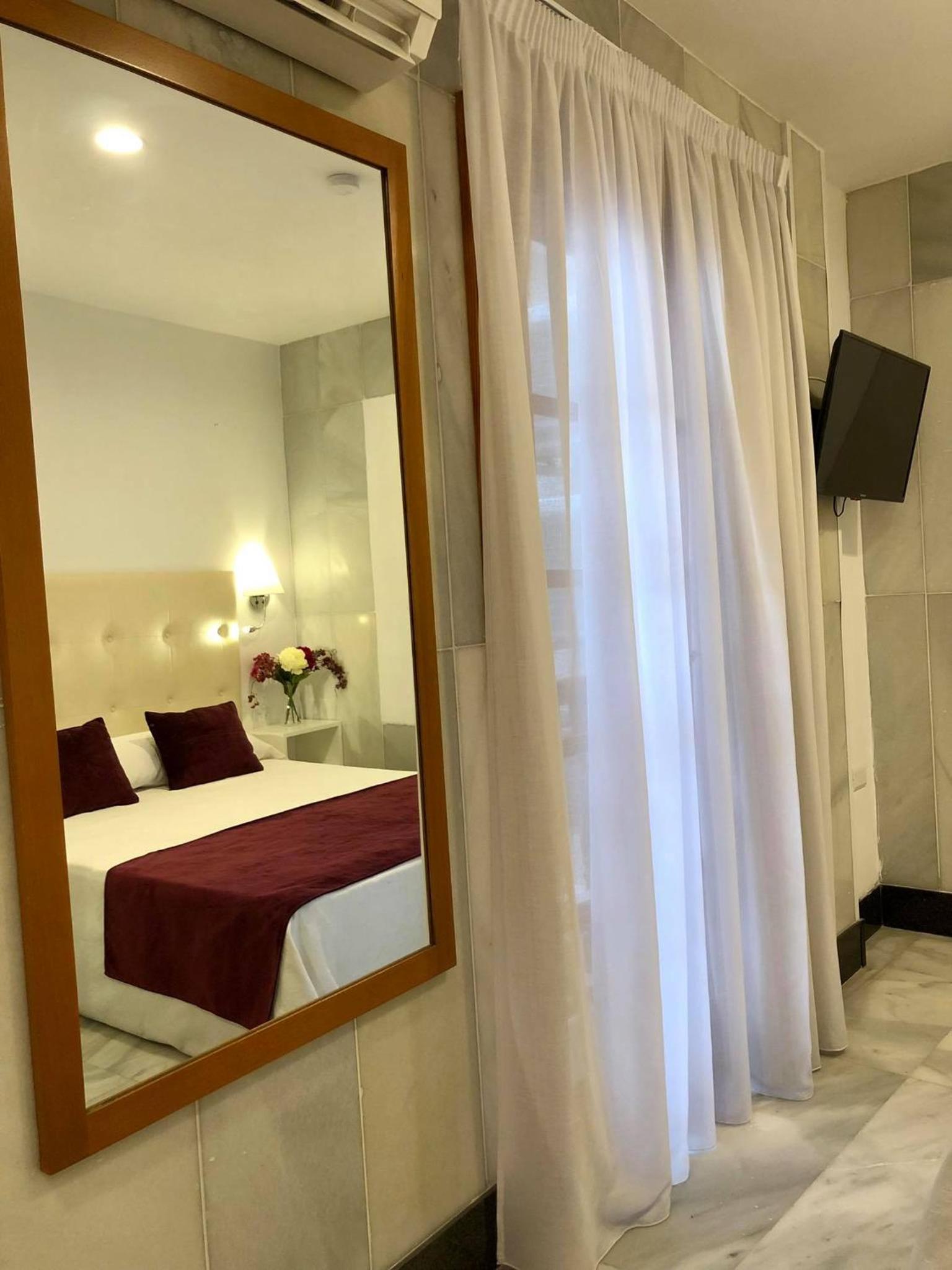 Double Room thumbnail 5
