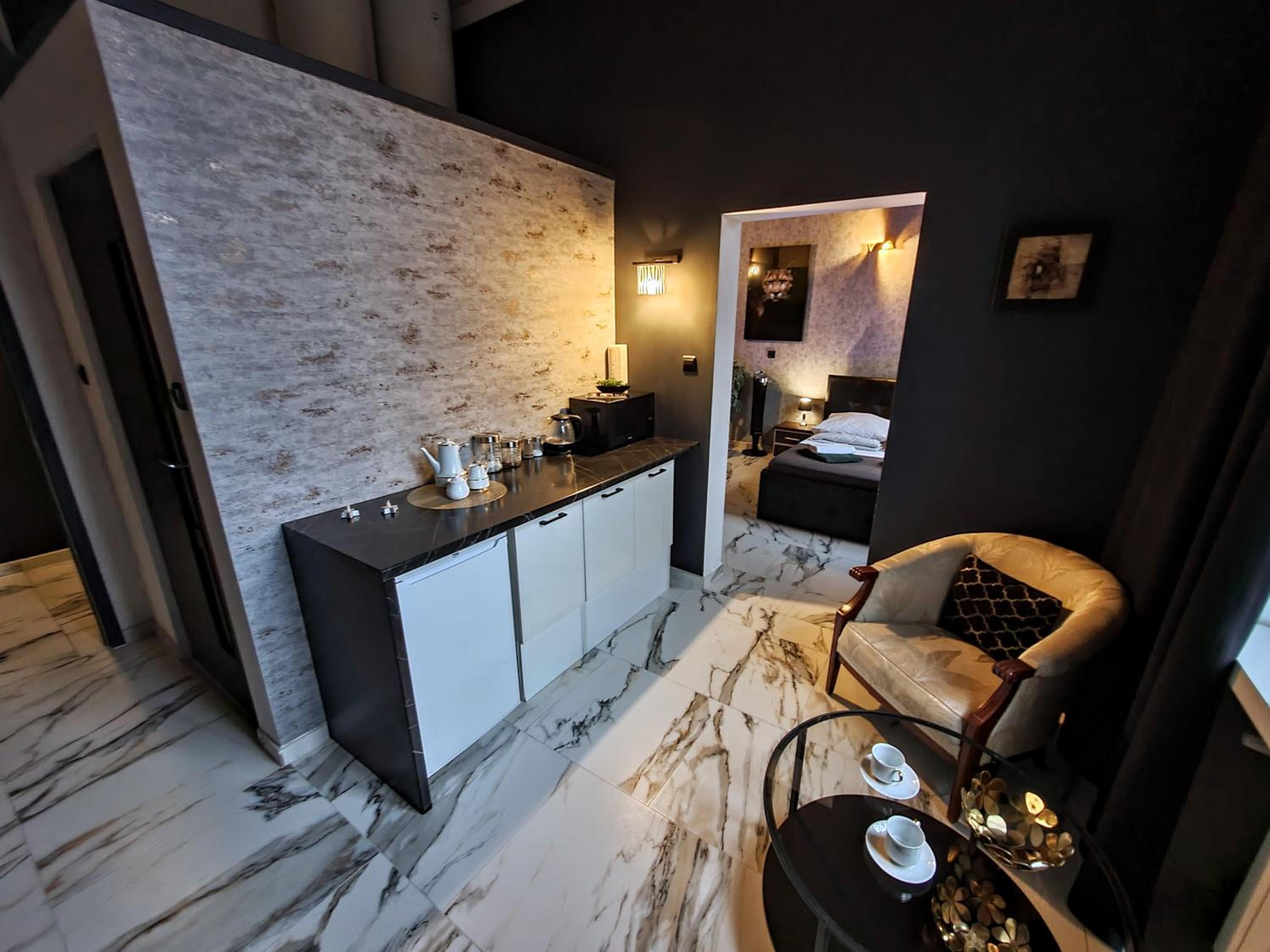 Deluxe Suite with Spa Bath photo 2