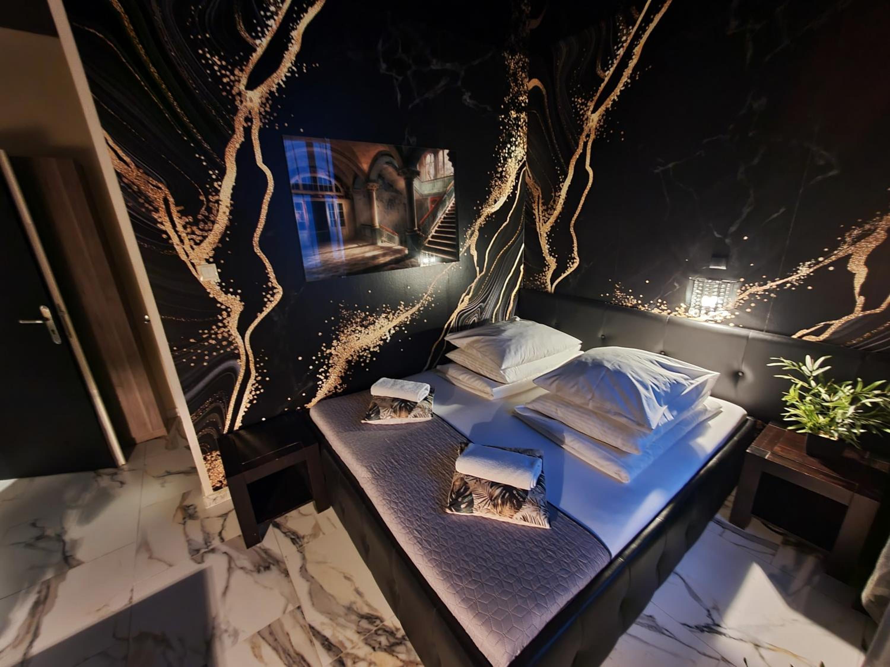 King Suite with Spa Bath photo 1
