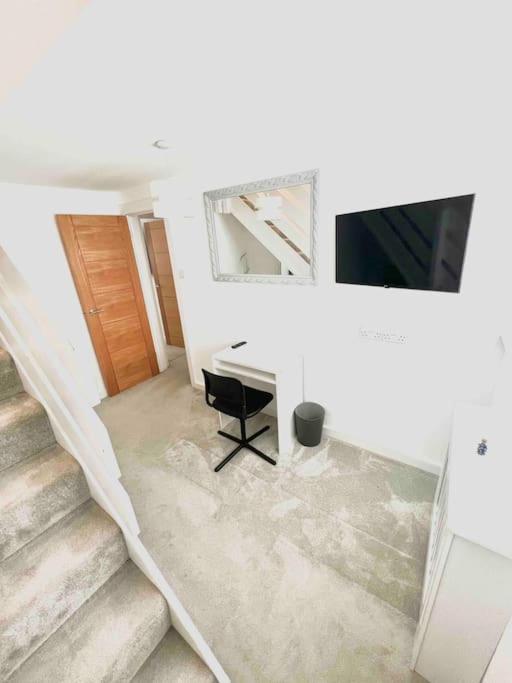Two-Bedroom House photo 2