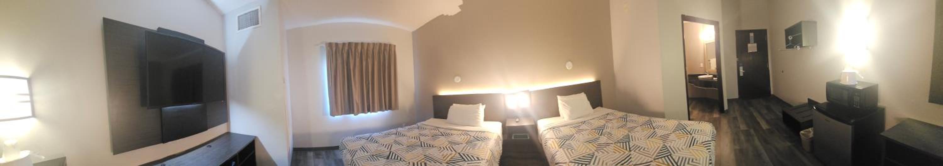 Quadruple Room - Non-Smoking - Photo 2