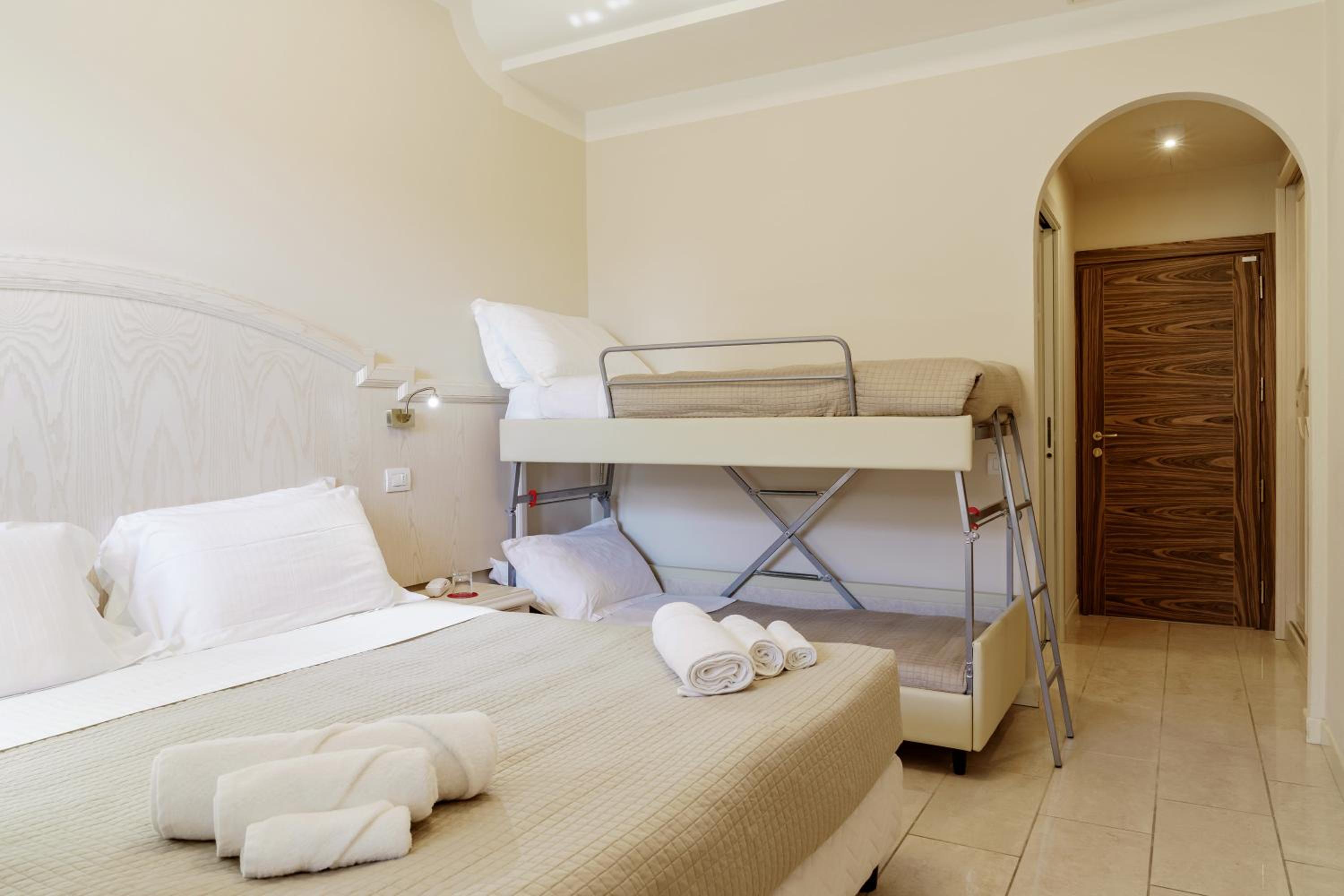 Classic Quadruple Room photo 1
