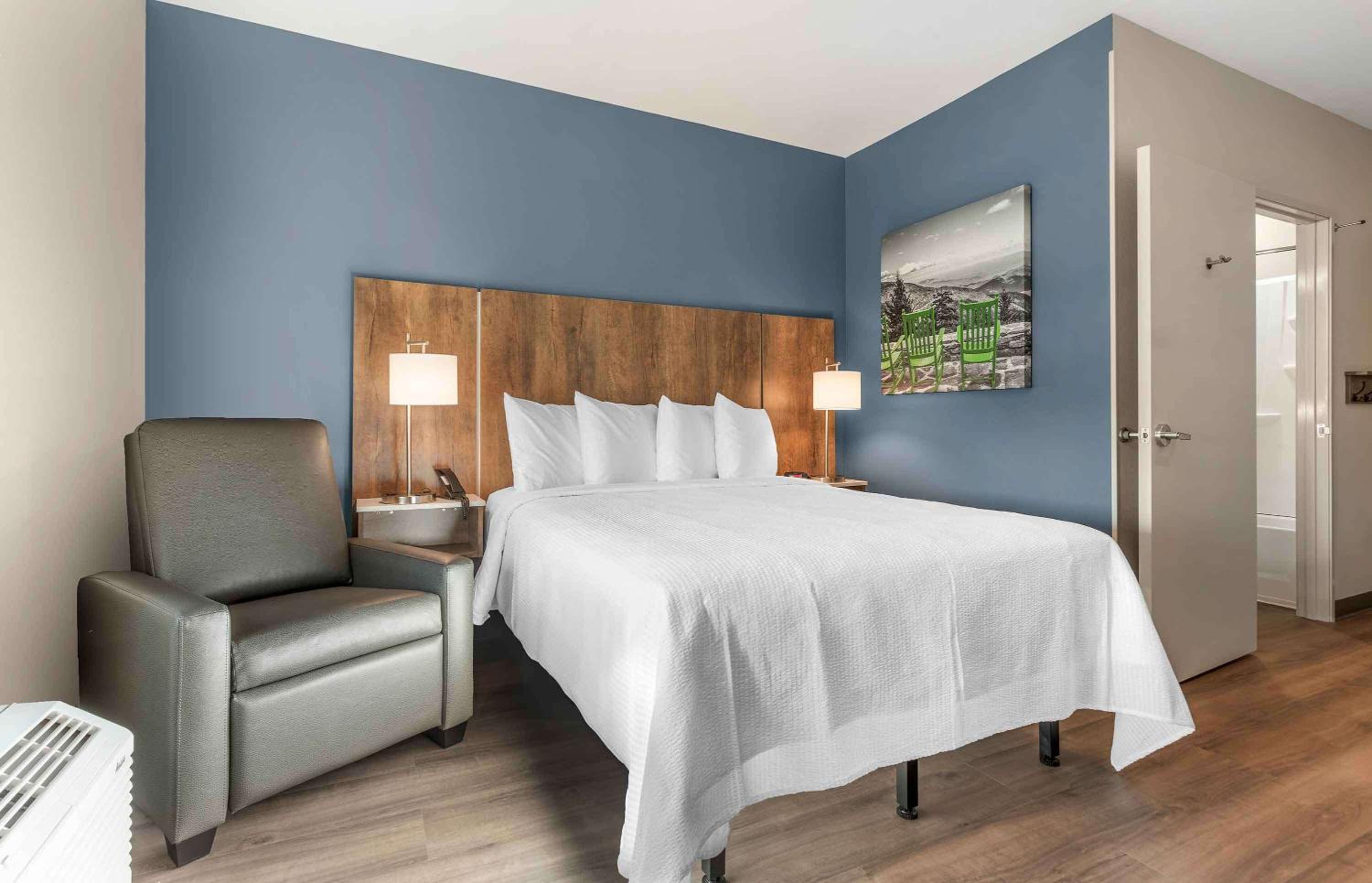 Standard Studio 1 Queen Bed Nonsmkng - Photo 1