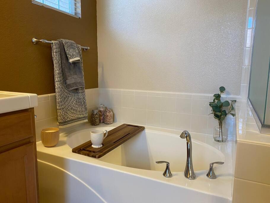 Three-Bedroom House photo 2
