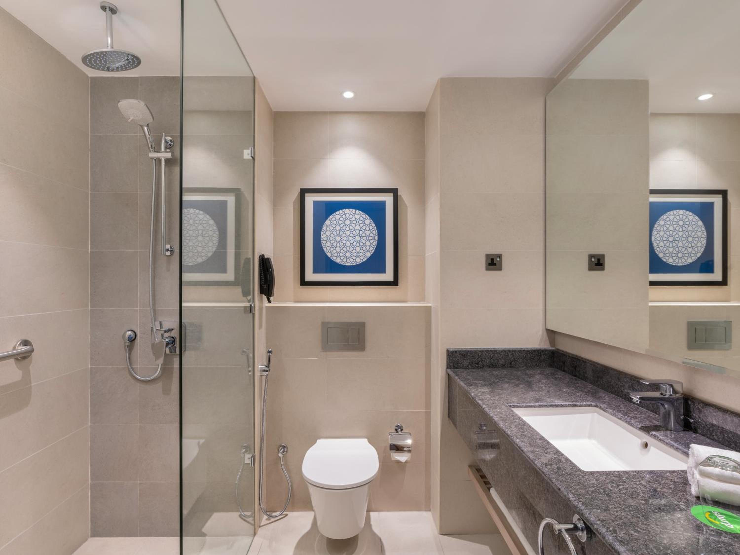 Standard King Room - Photo 4
