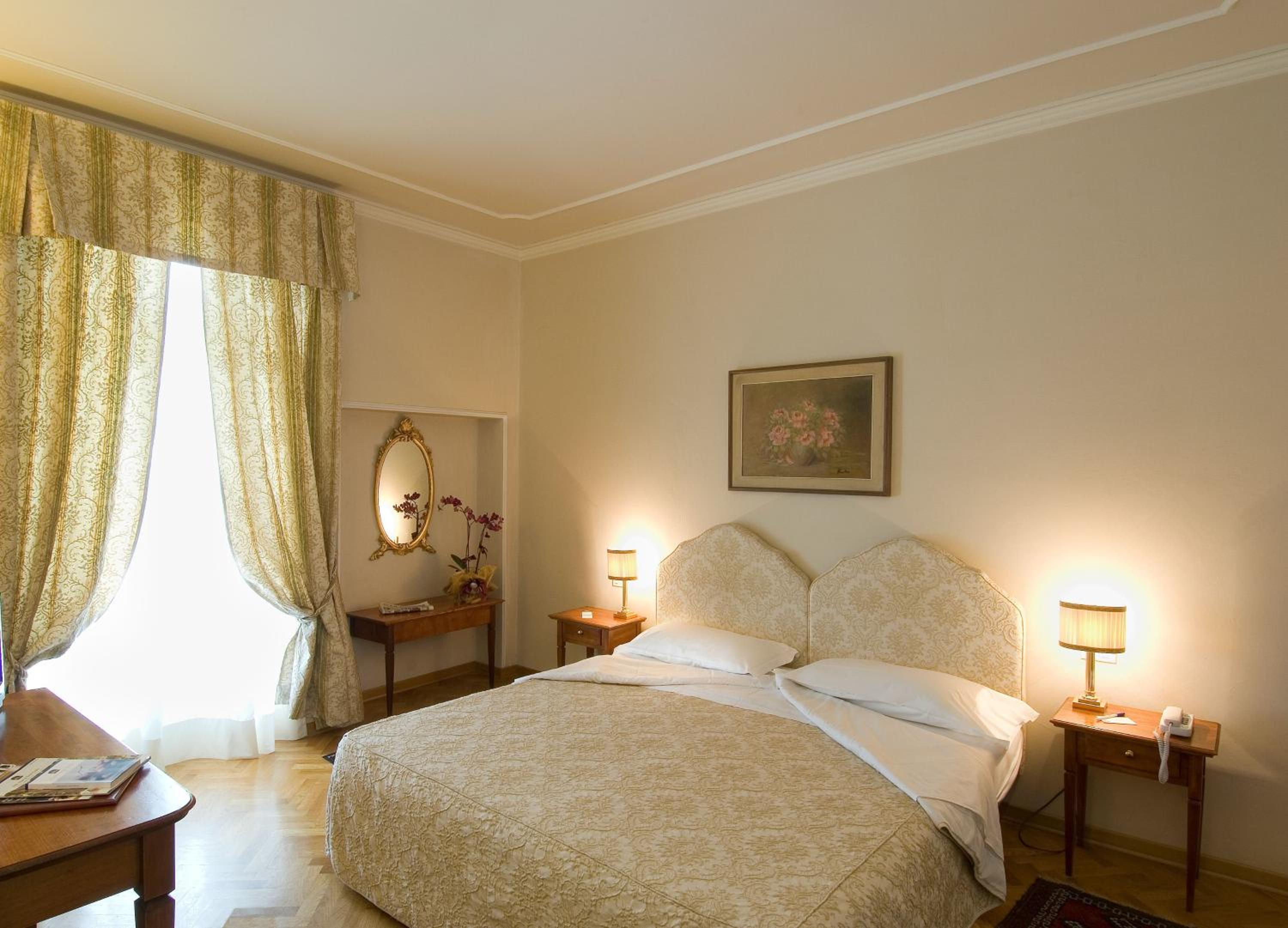 Deluxe Double or Twin Room - Photo 5