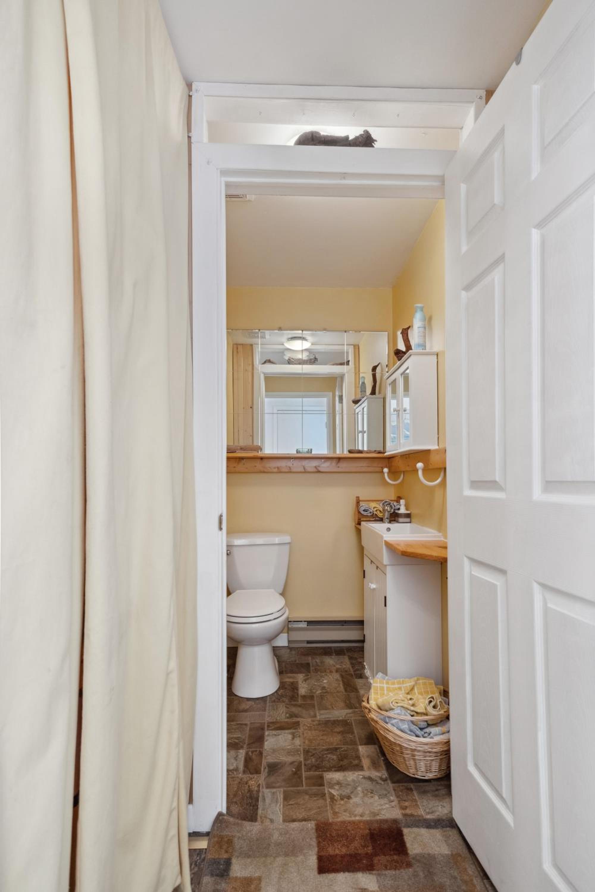Four-Bedroom House photo 3