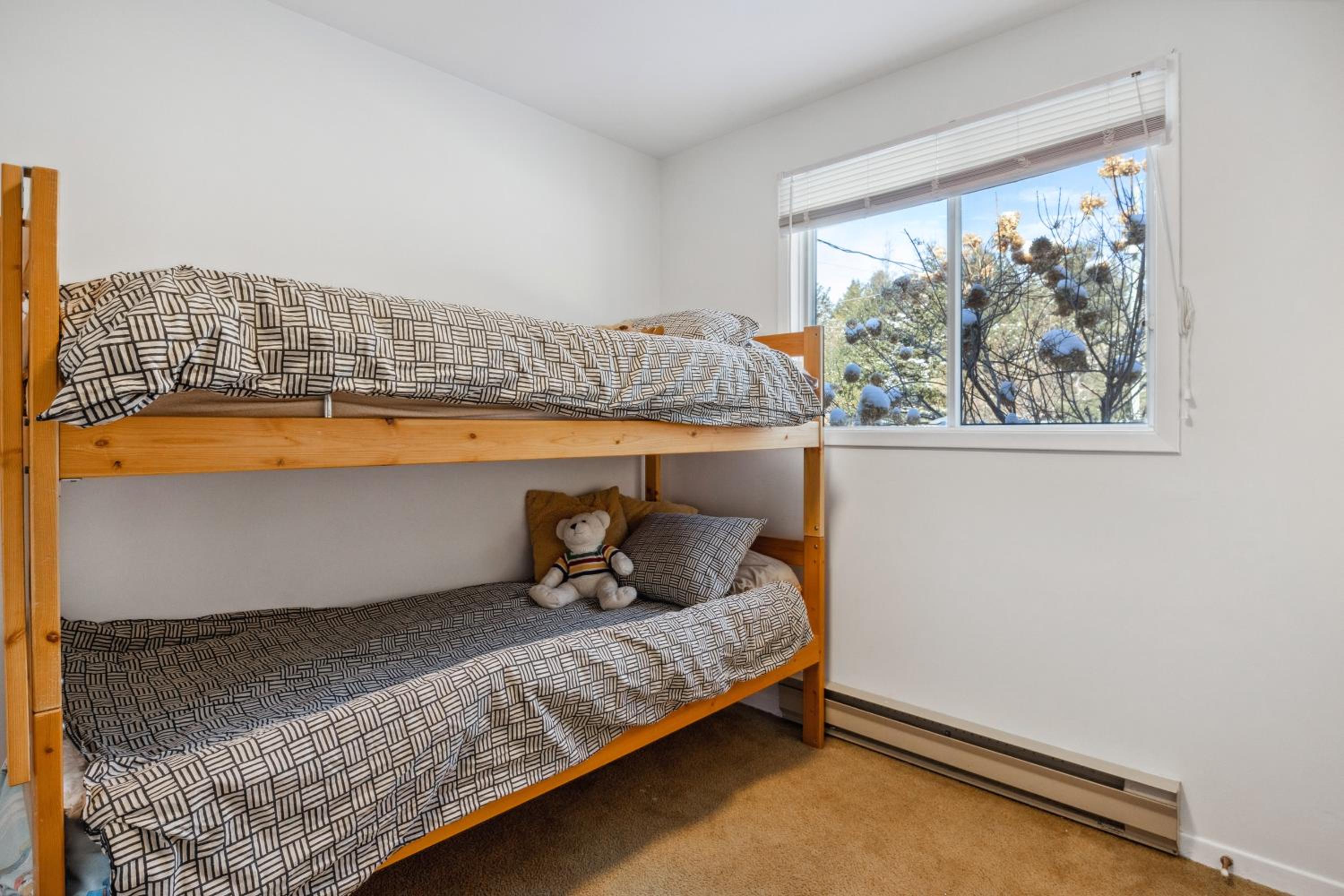 Four-Bedroom House photo 2