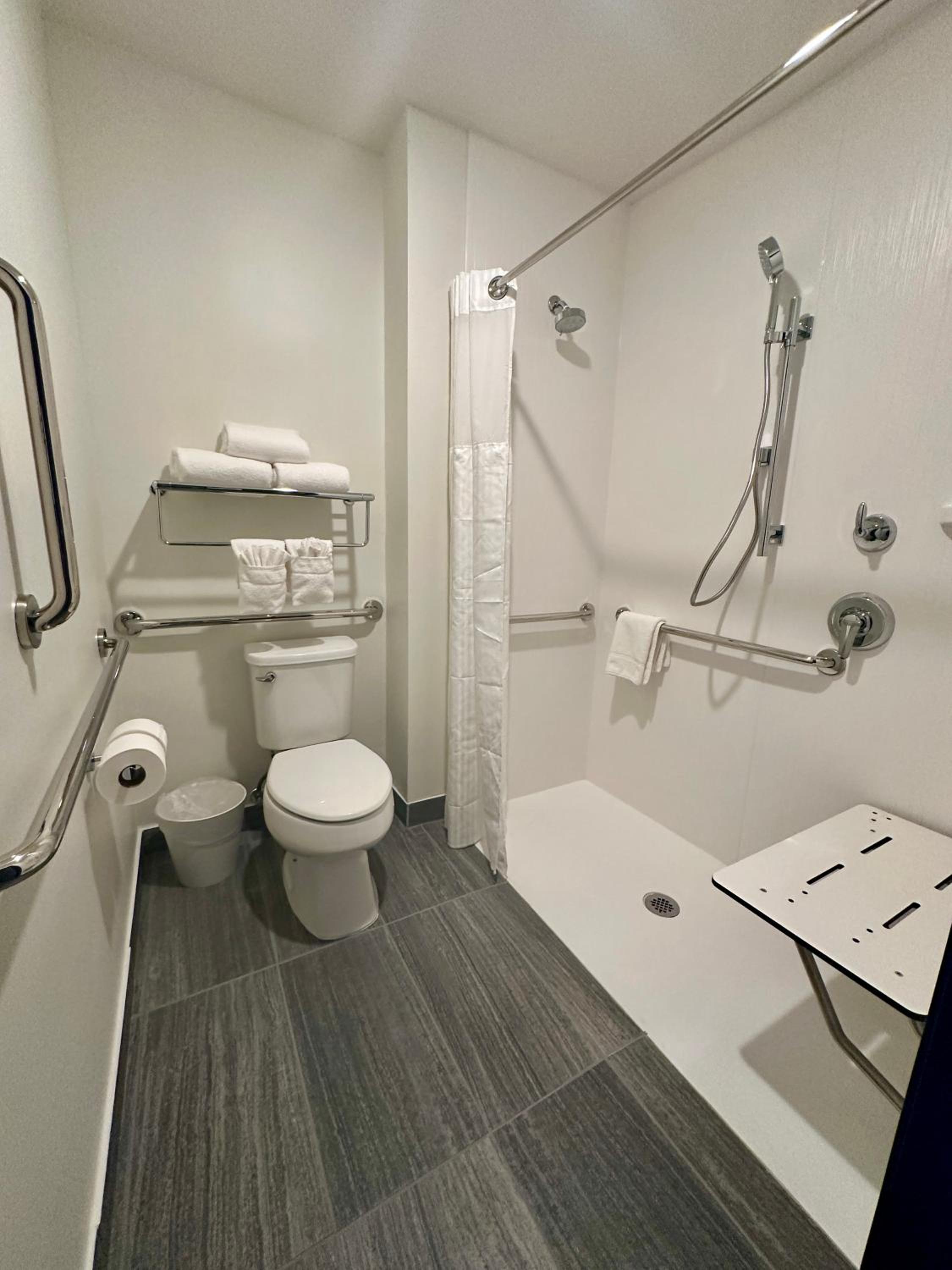 King Room - Hearing Access - Photo 6