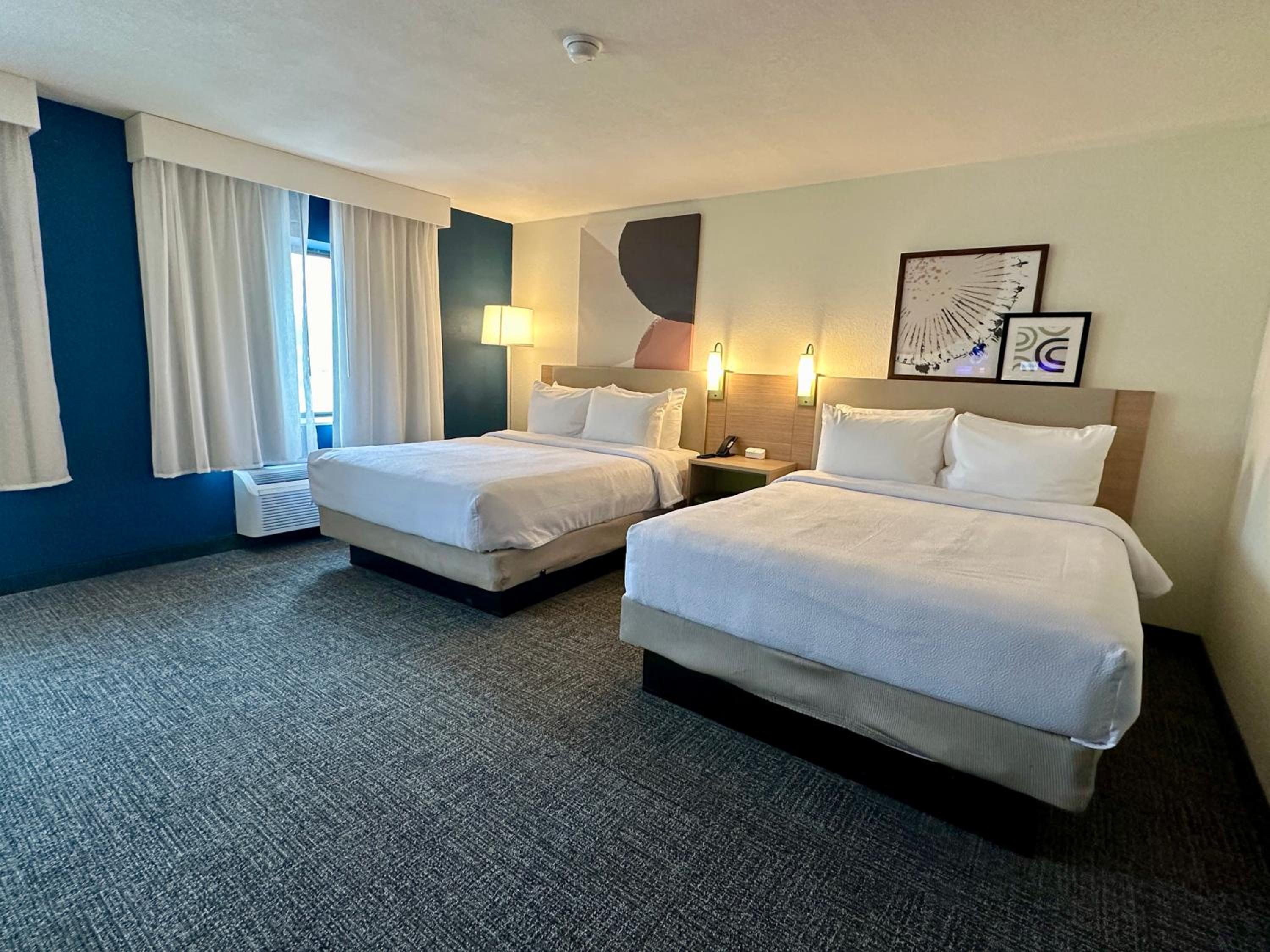 Queen Room with Two Queen Beds - Hearing Access - Photo 3