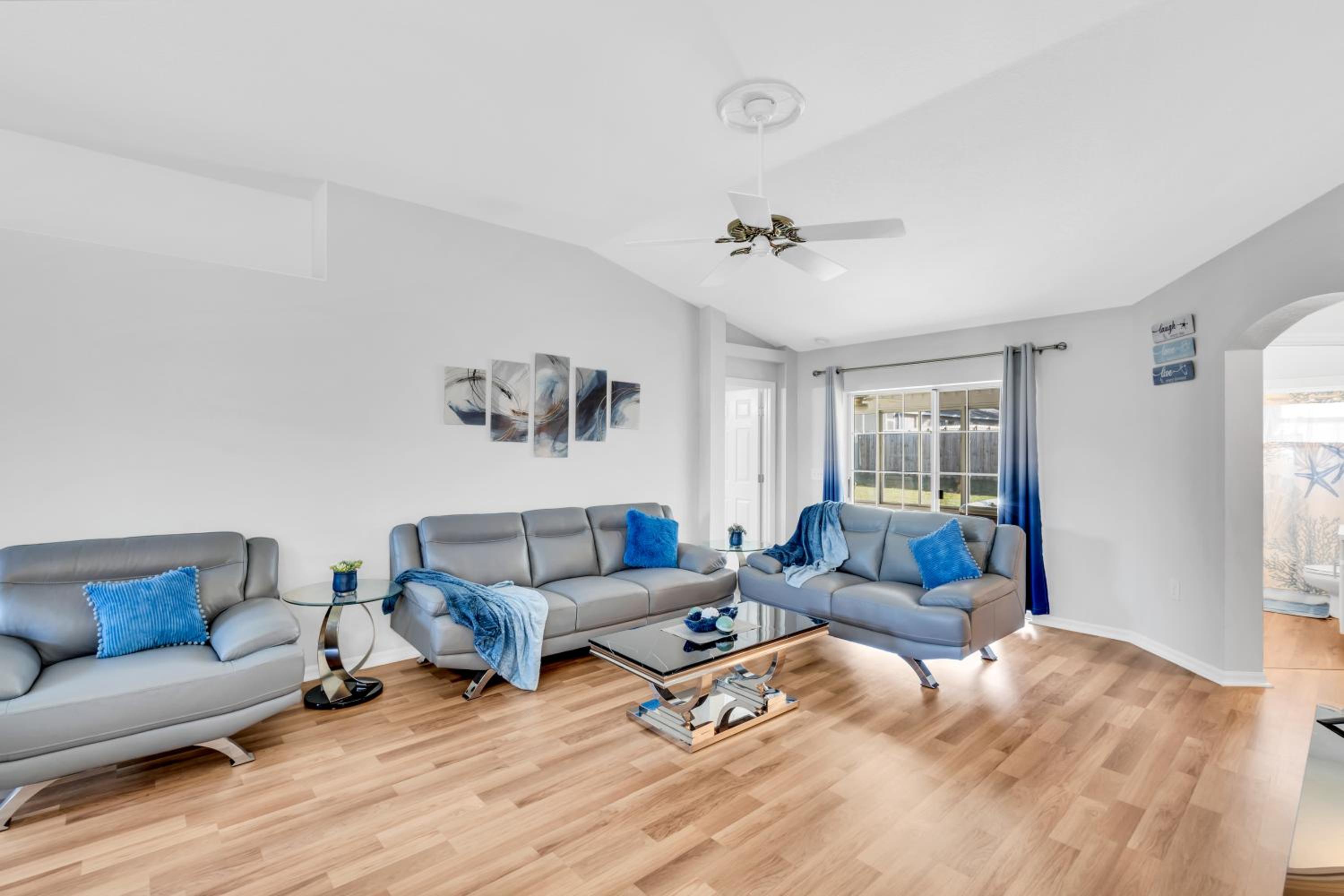 Four-Bedroom House photo 1