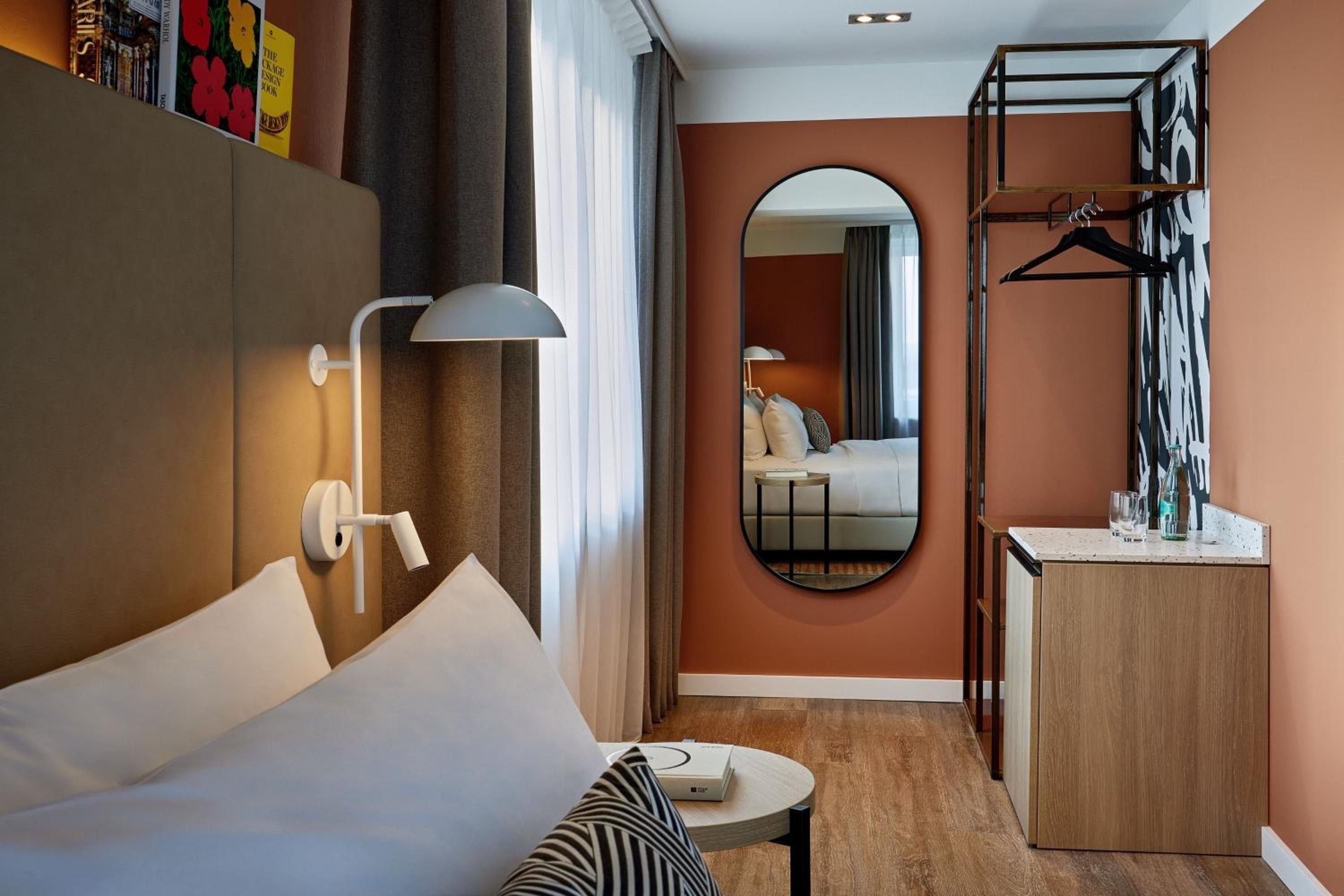 Superior Corner King Room
