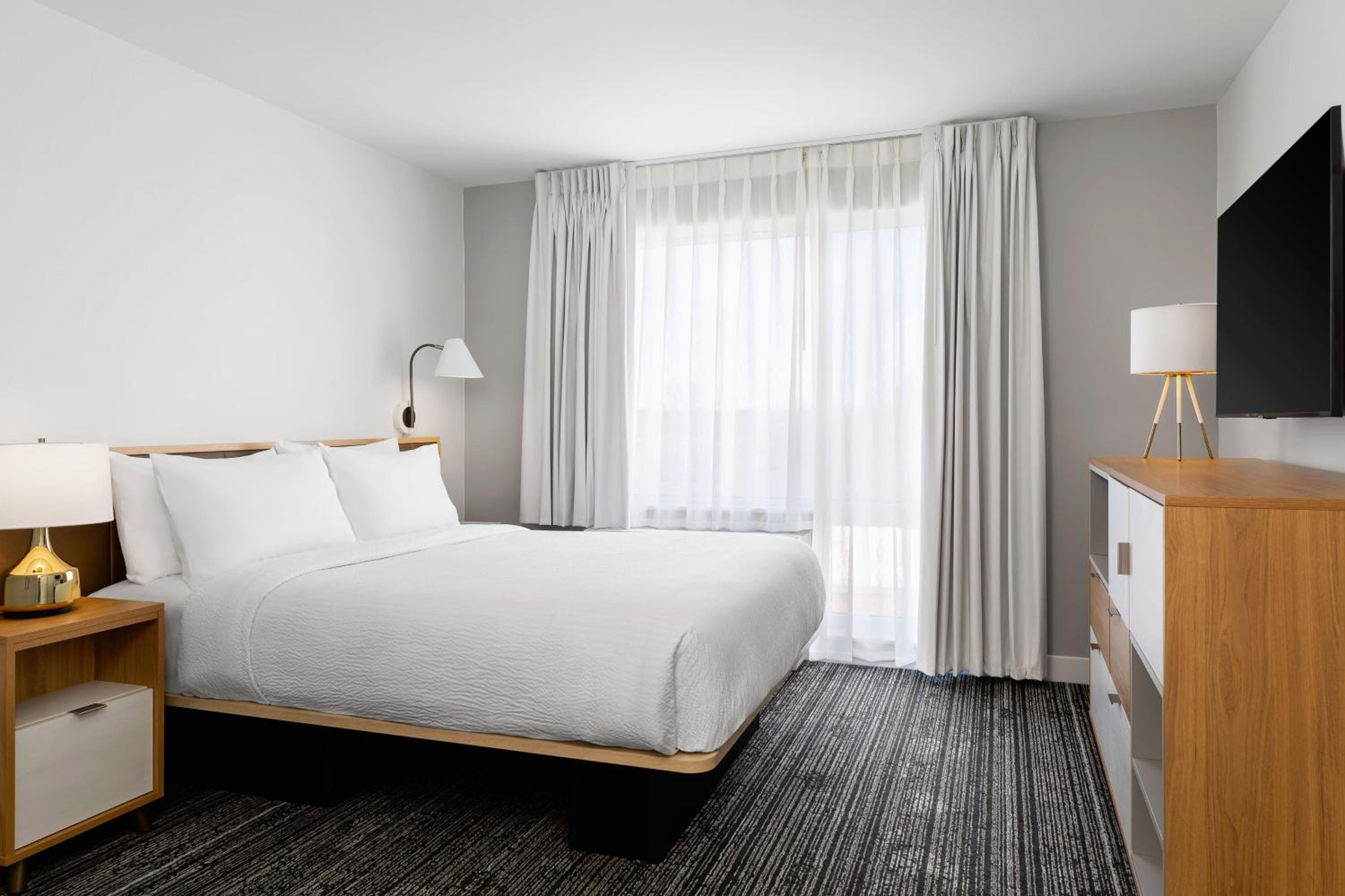 One-Bedroom Queen Suite with Sofa Bed and Roll-In Shower - Mobility/Hearing Accessible photo 1