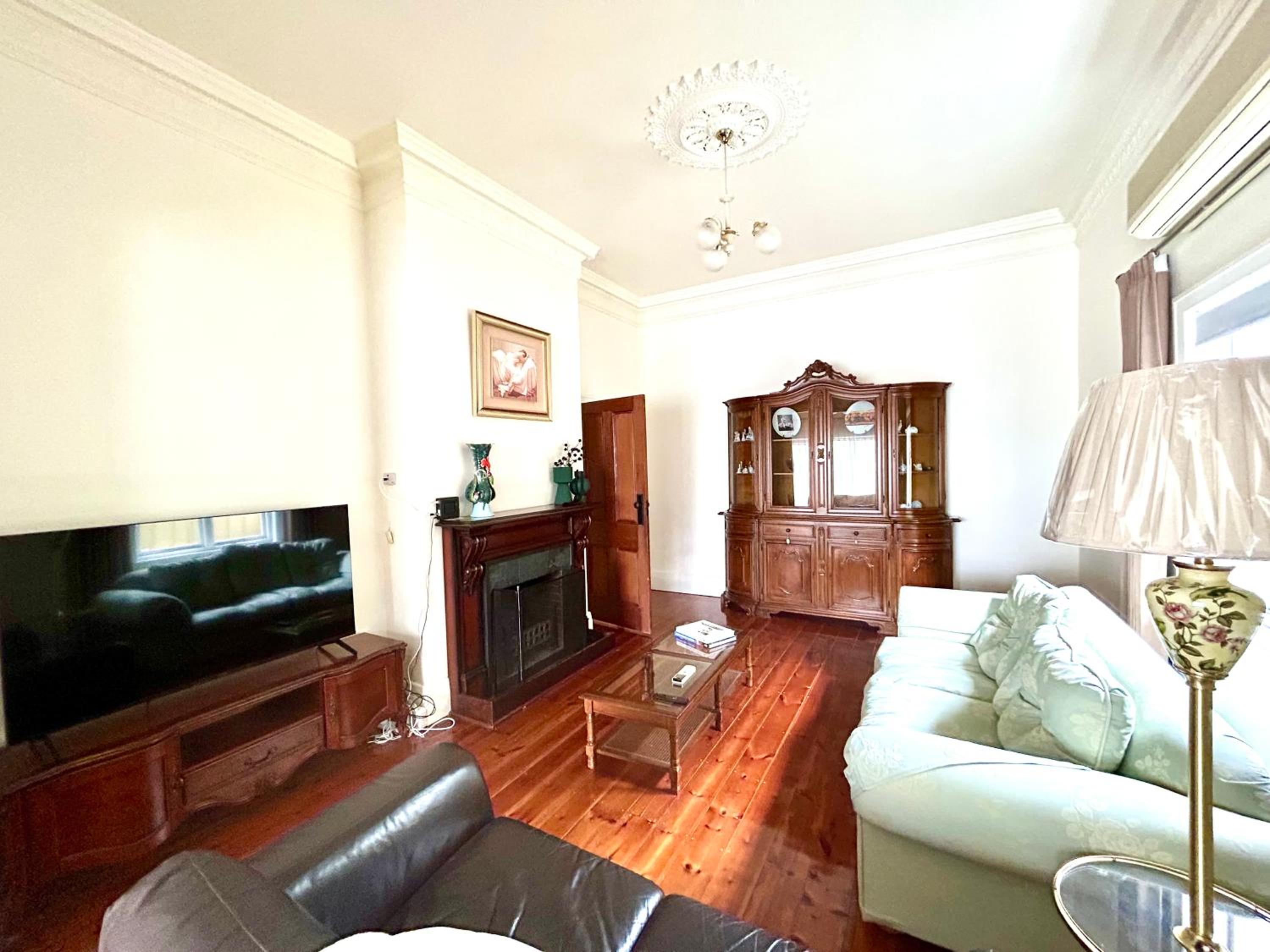 Three-Bedroom House photo 1