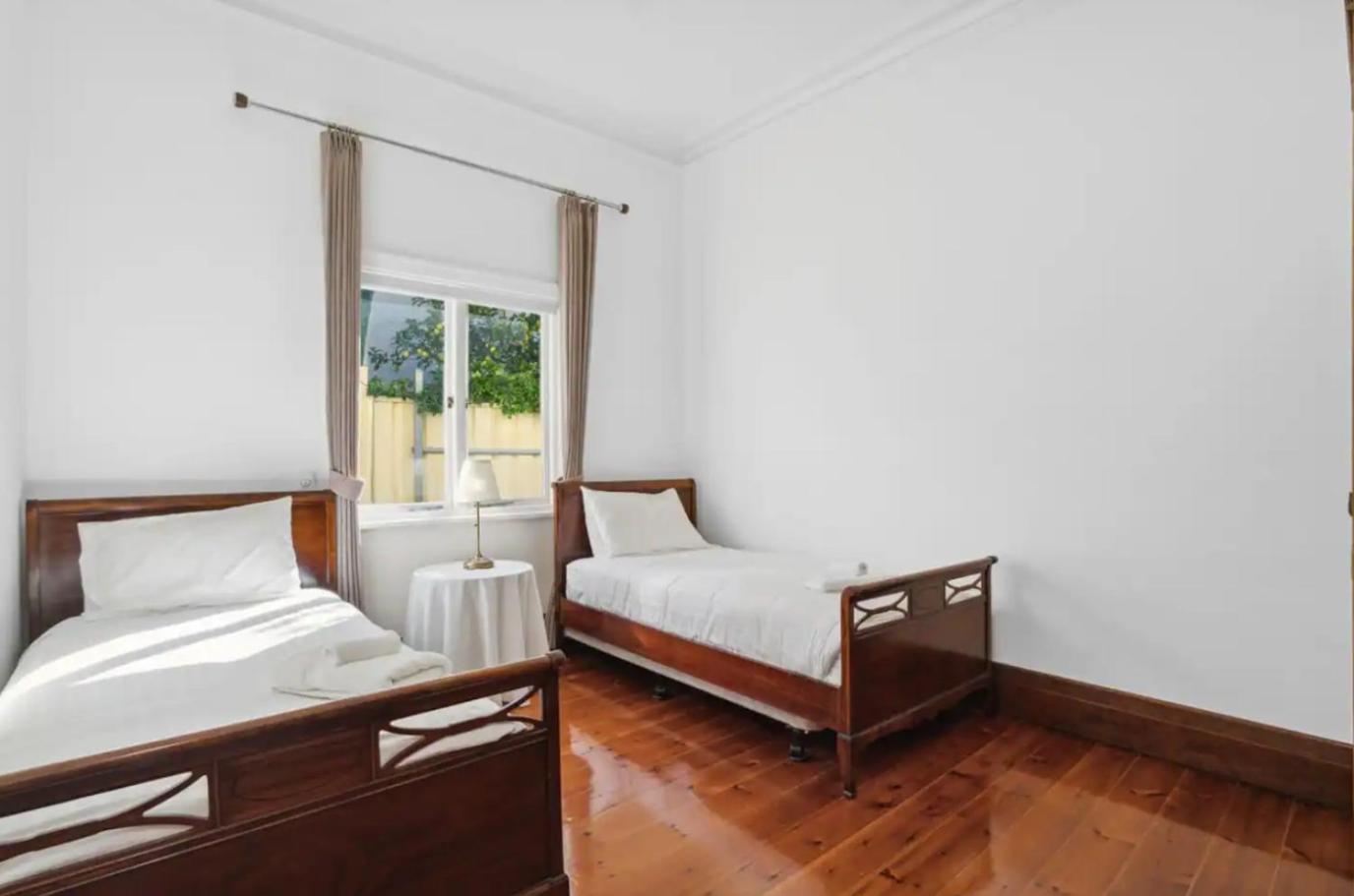 Three-Bedroom House photo 2