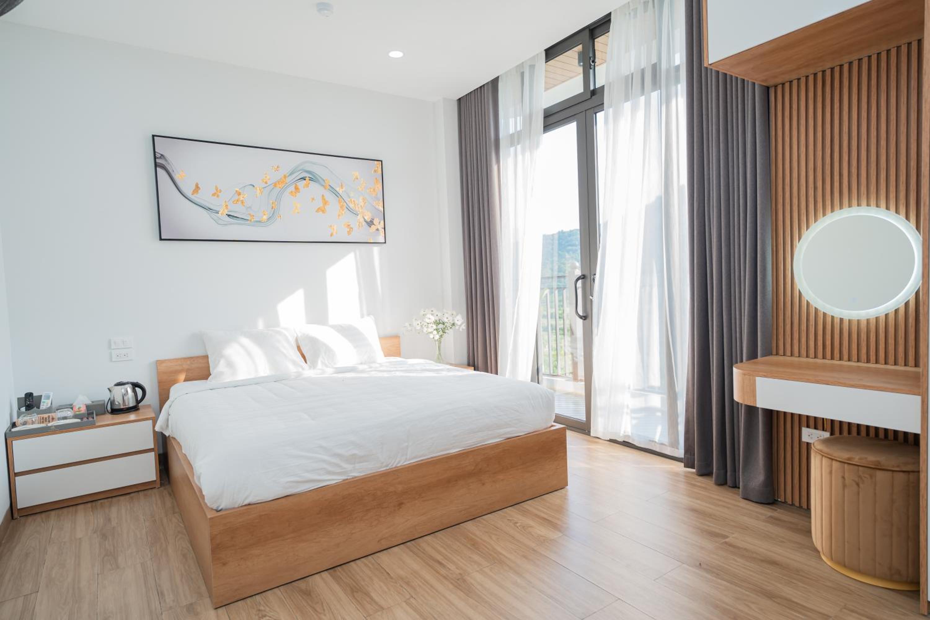 King Room with Mountain View