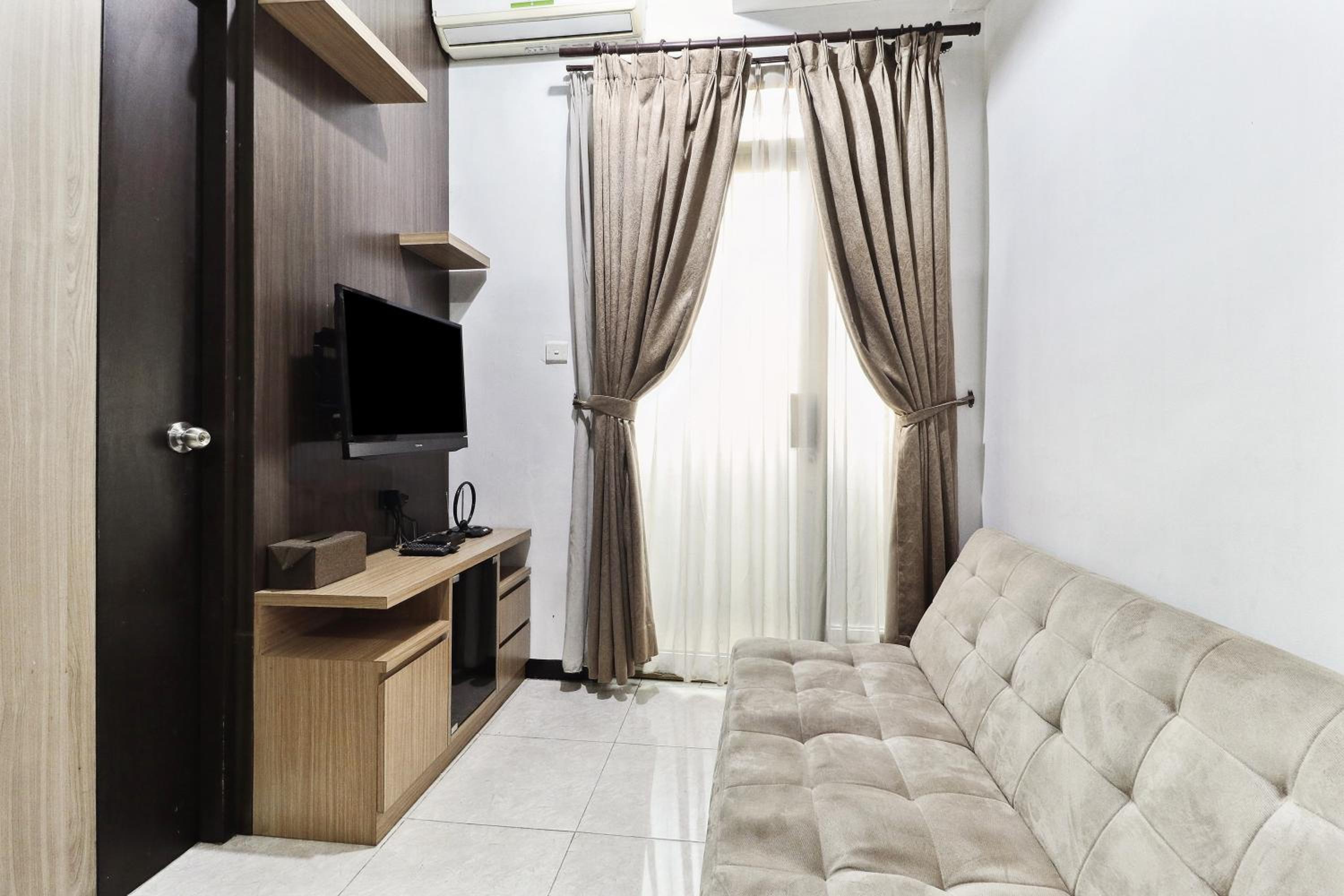 Two-Bedroom Apartment - Photo 2