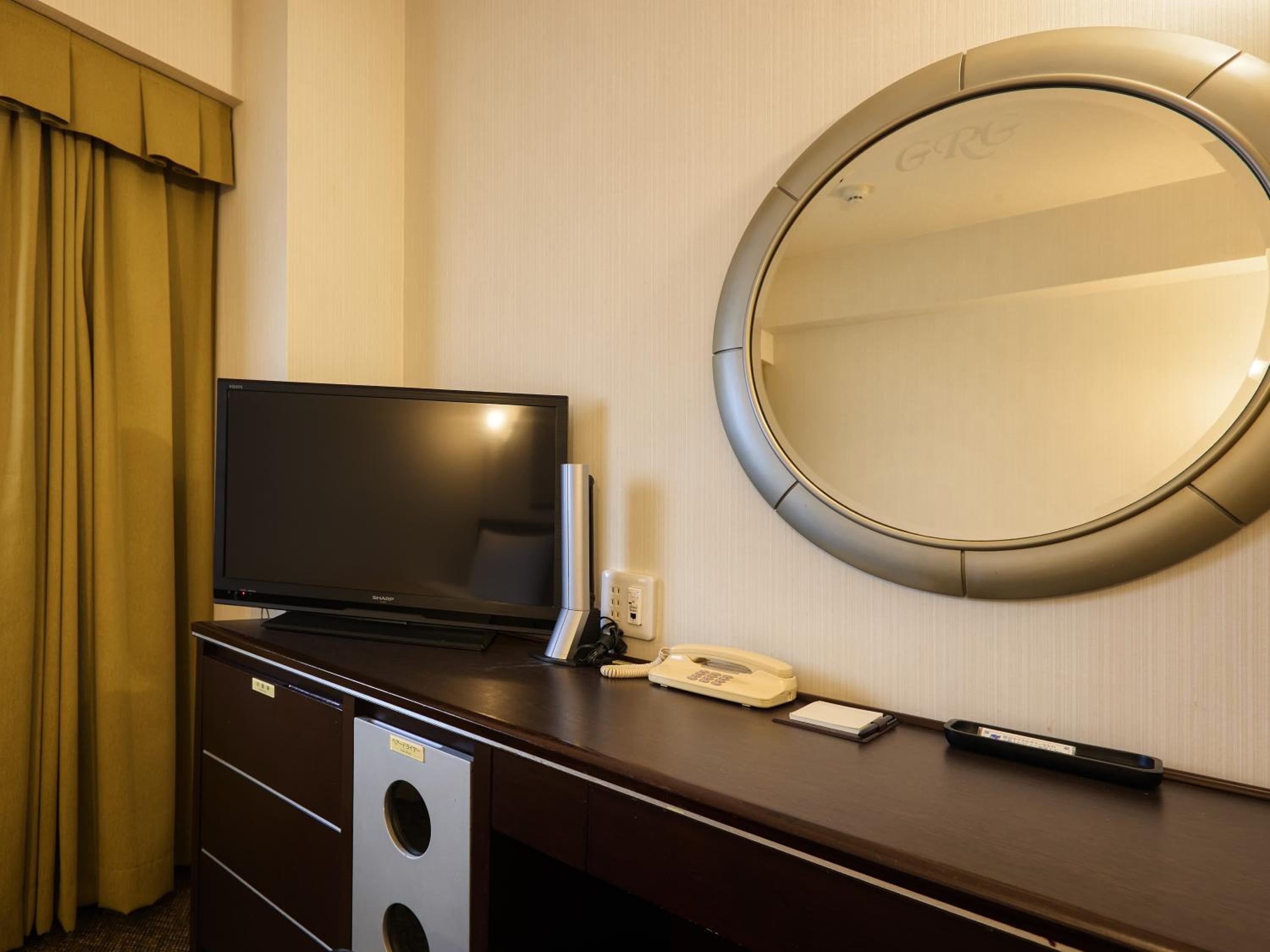 Double Room - Non-Smoking  - Photo 7
