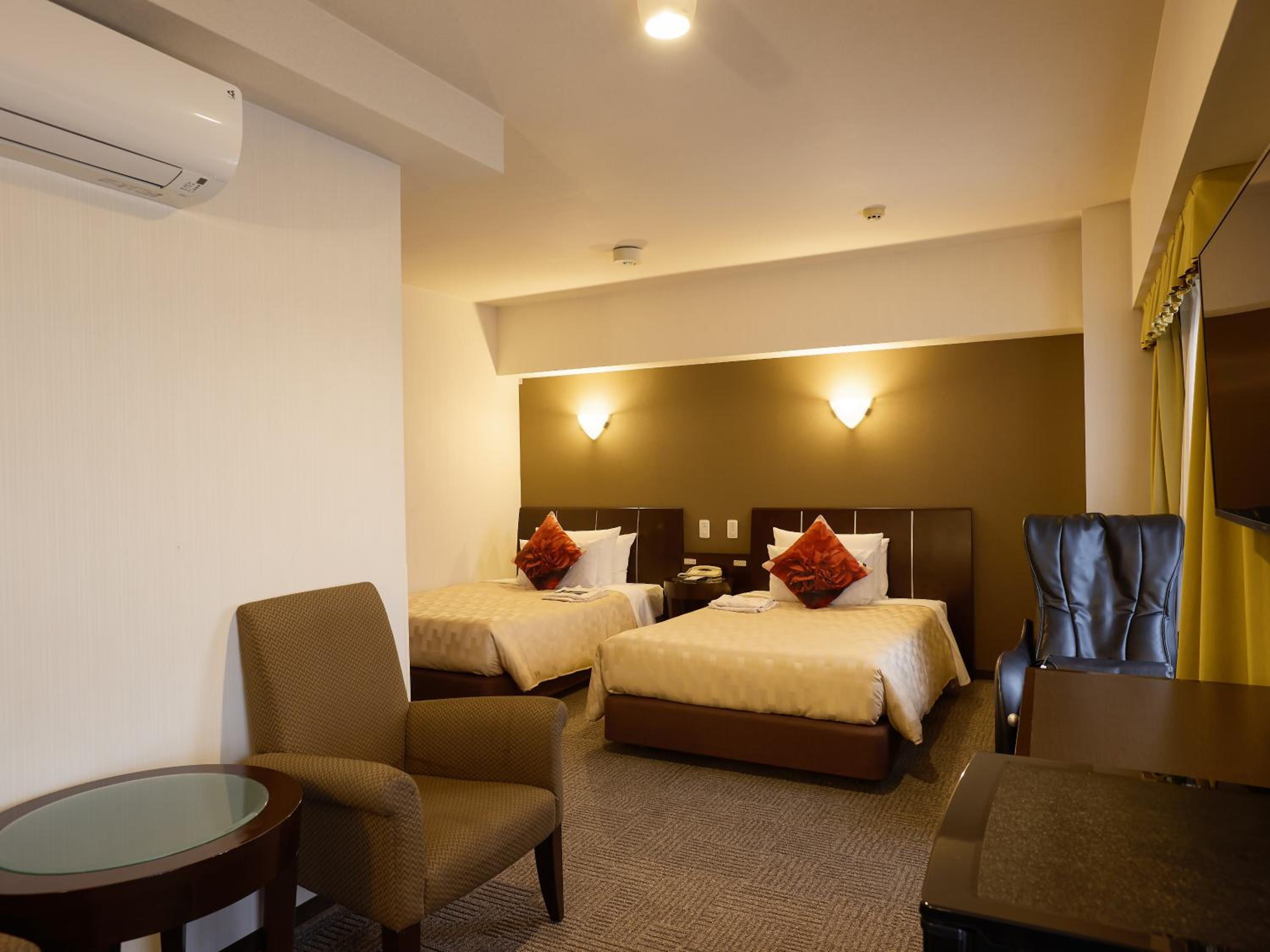 Twin Room - Non-Smoking - Photo 16