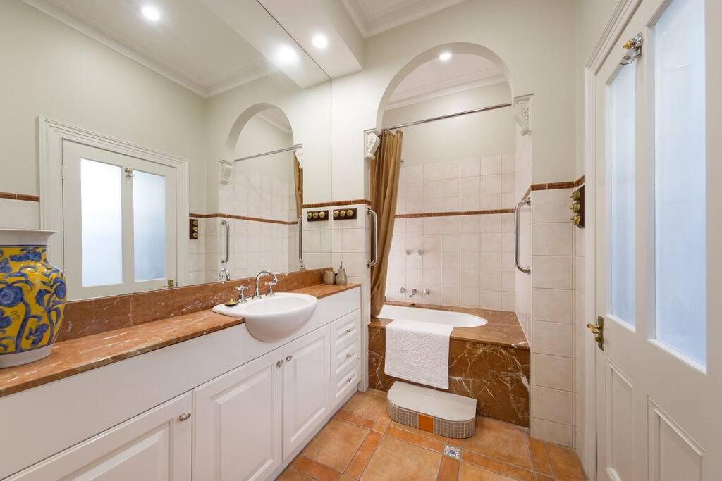 Three-Bedroom Townhouse photo 2