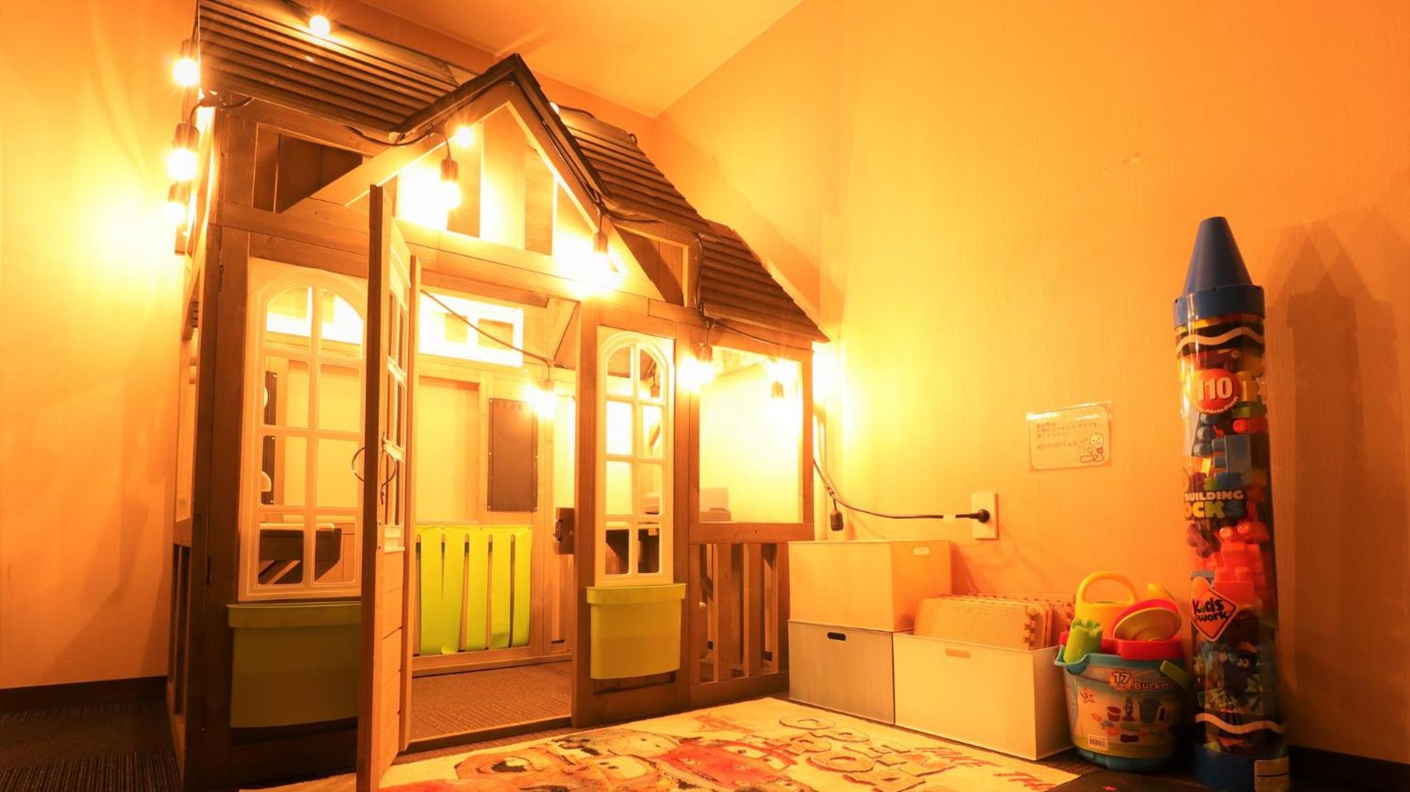Standard Family Room - Photo 4