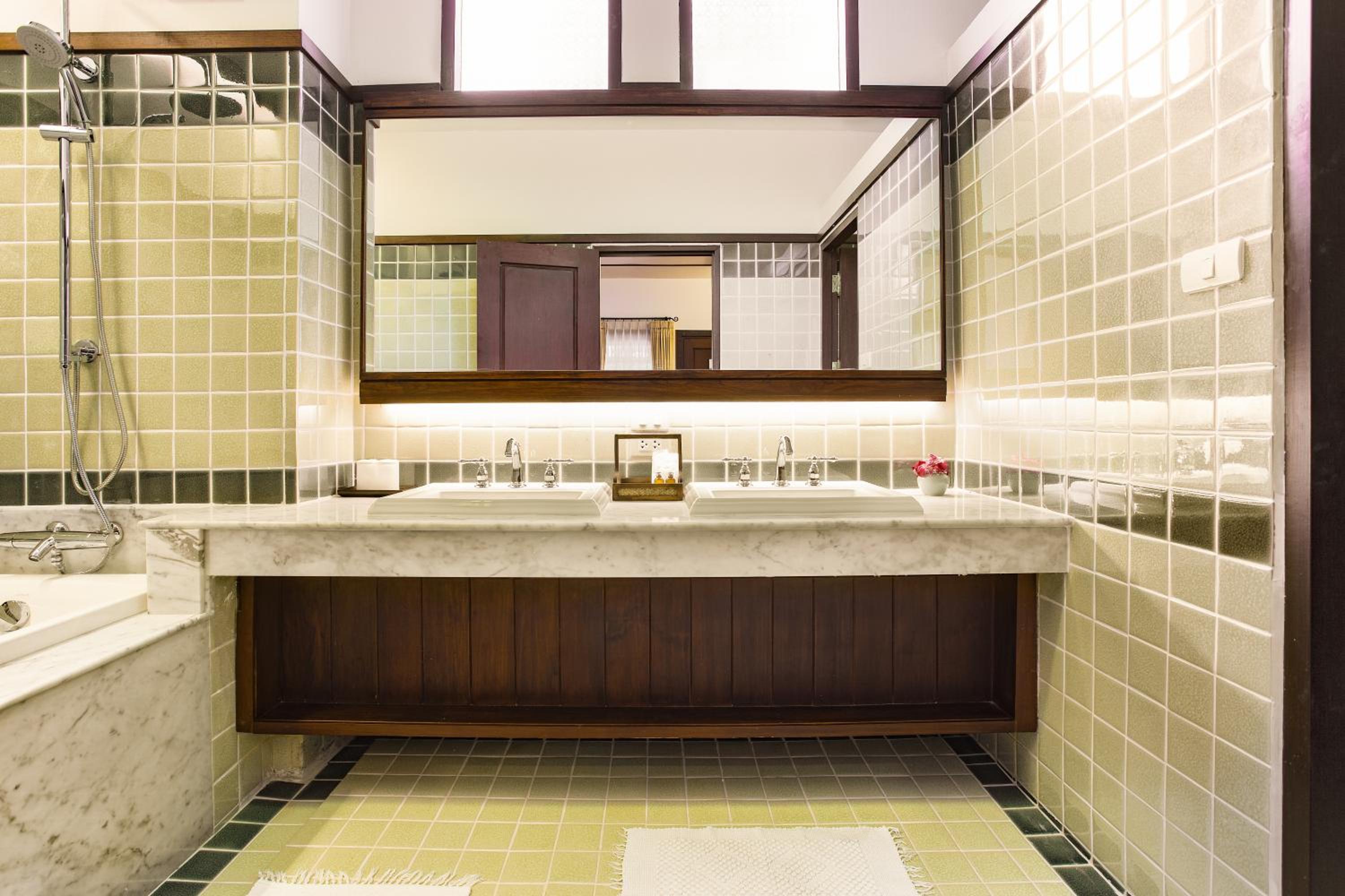 Grand Deluxe Room - Photo 6