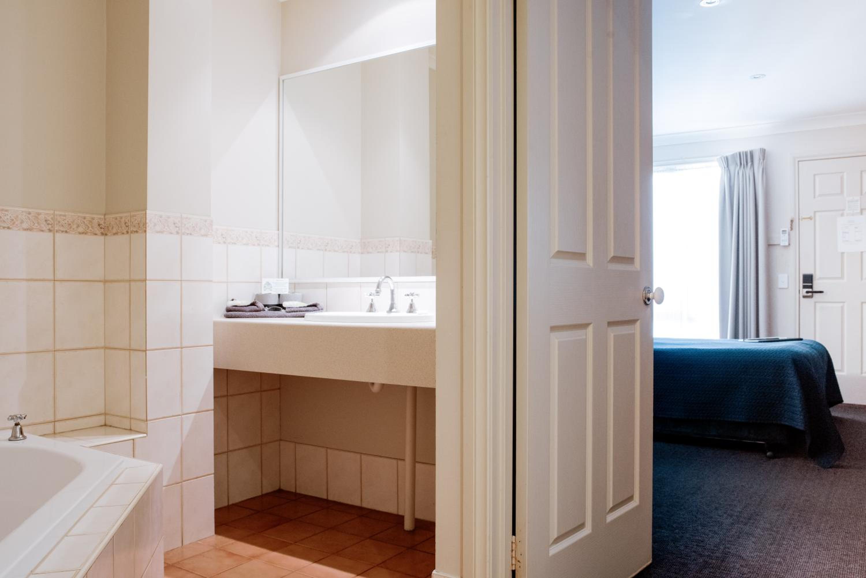Two-Bedroom Suite photo 2