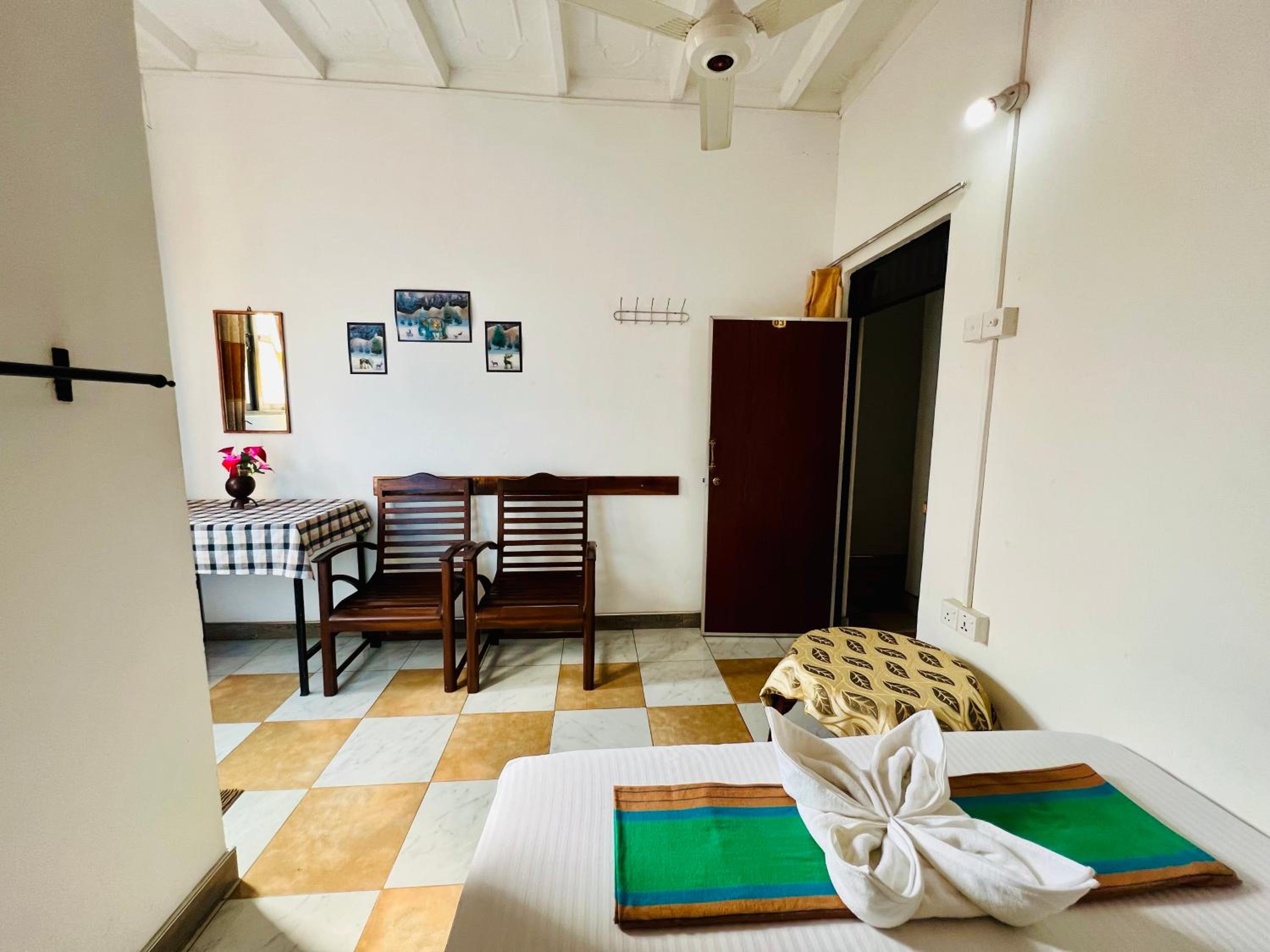Standard Double Room - Photo 15
