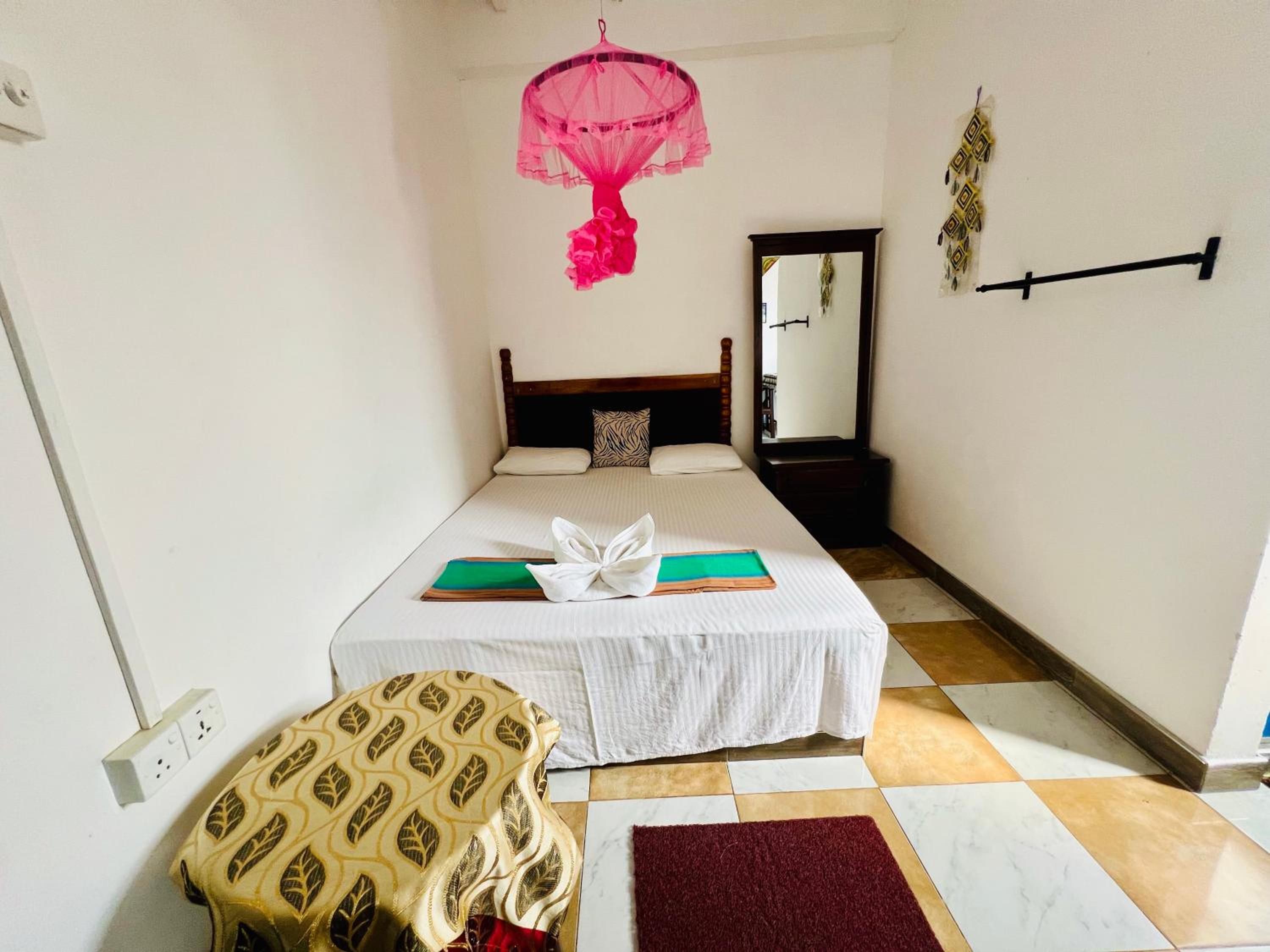 Standard Double Room - Photo 14